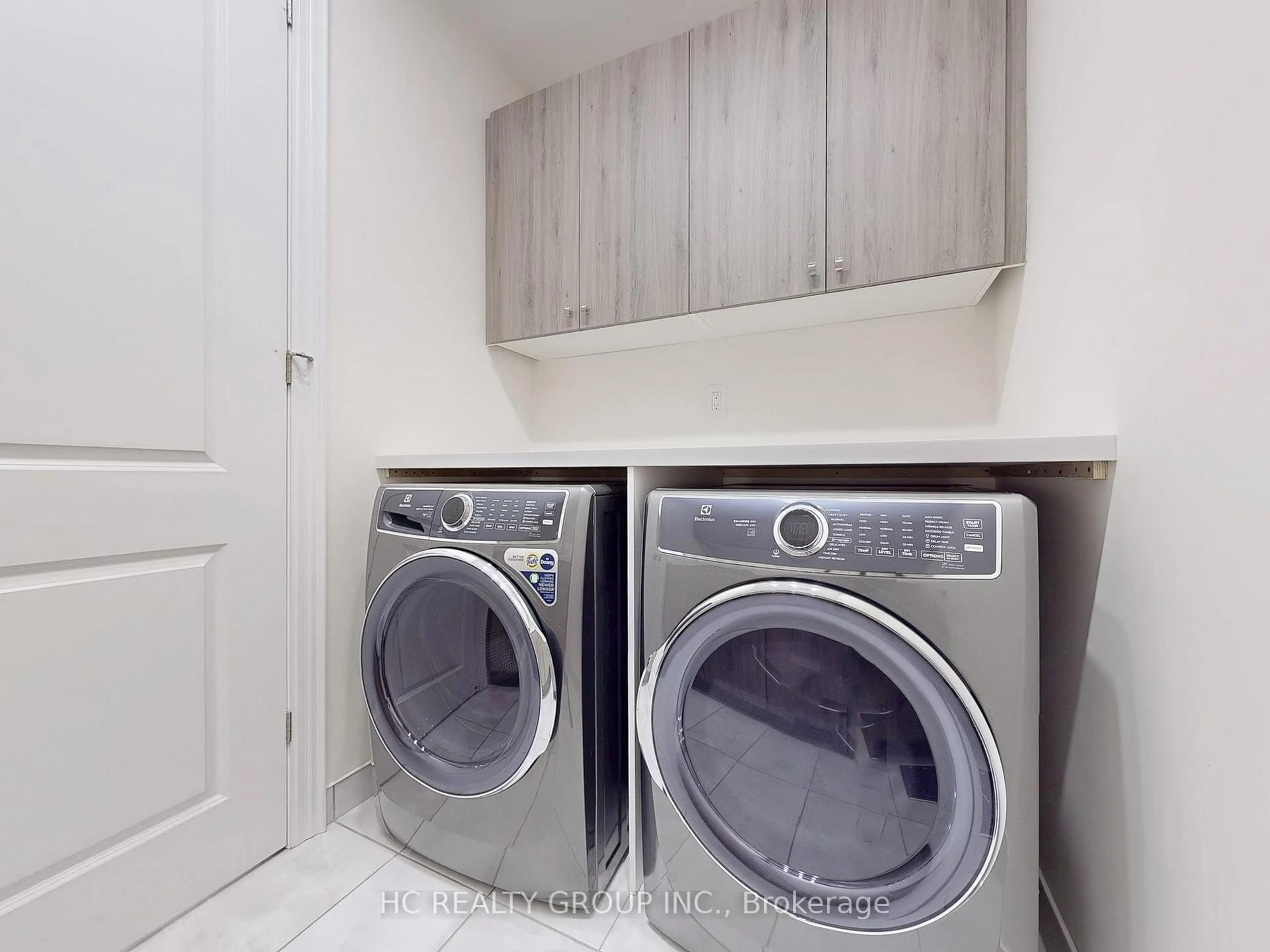 Laundry room for 6 Becky Cheung Crt, Toronto Ontario M2M 0B7