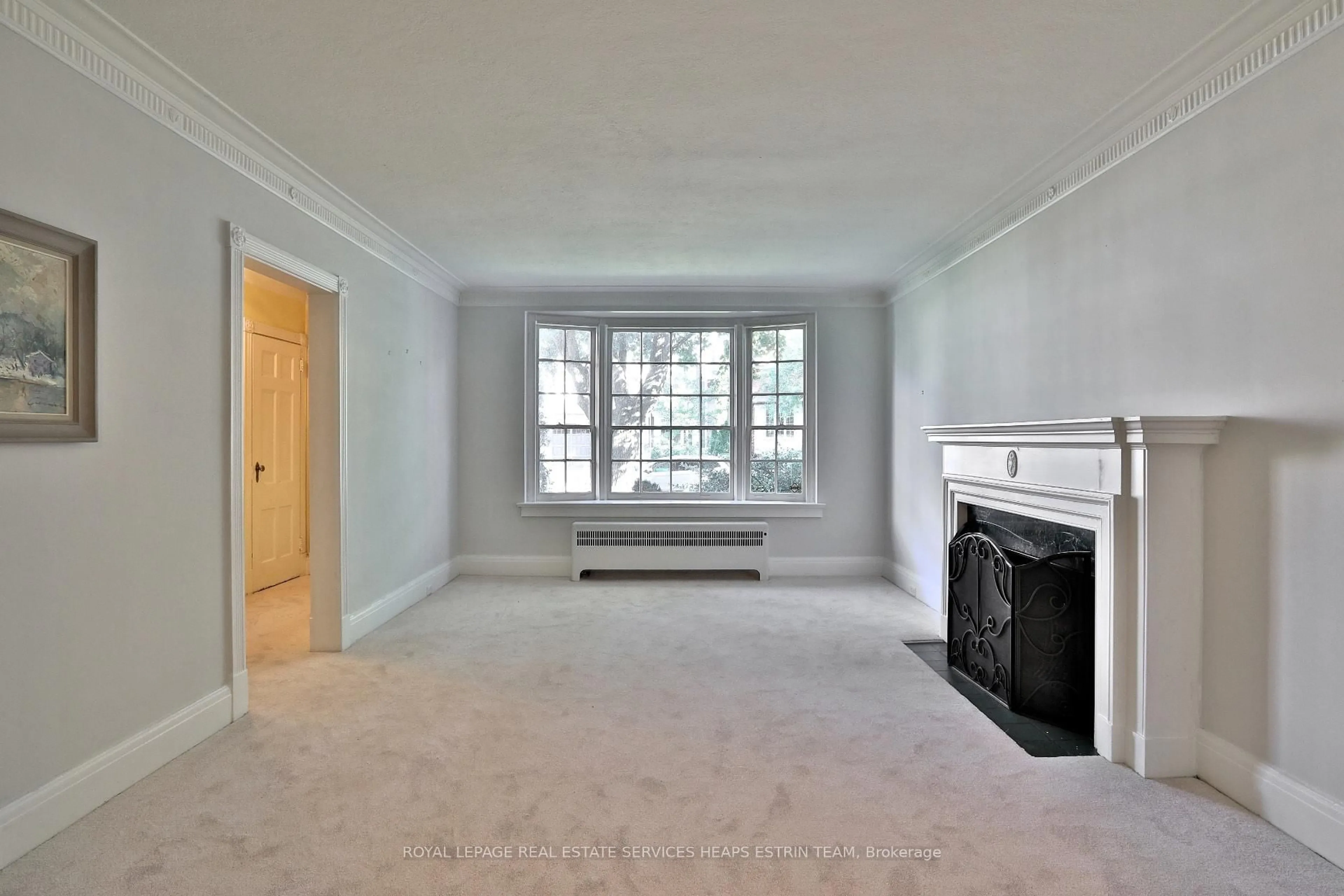 A pic of a room for 7 Burnham Rd, Toronto Ontario M4G 1B9