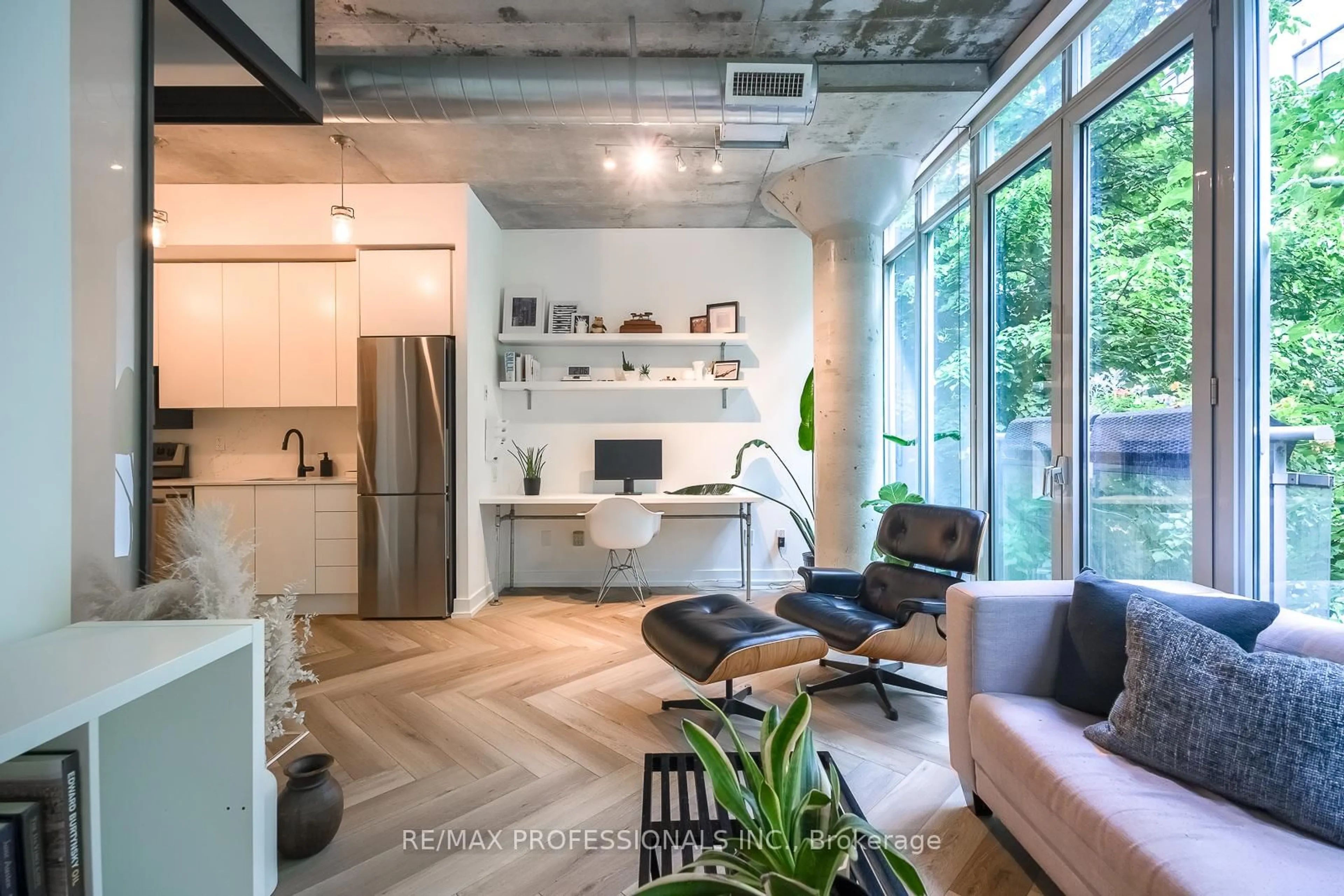 Unknown for 20 Stewart St #204, Toronto Ontario M5V 1H6