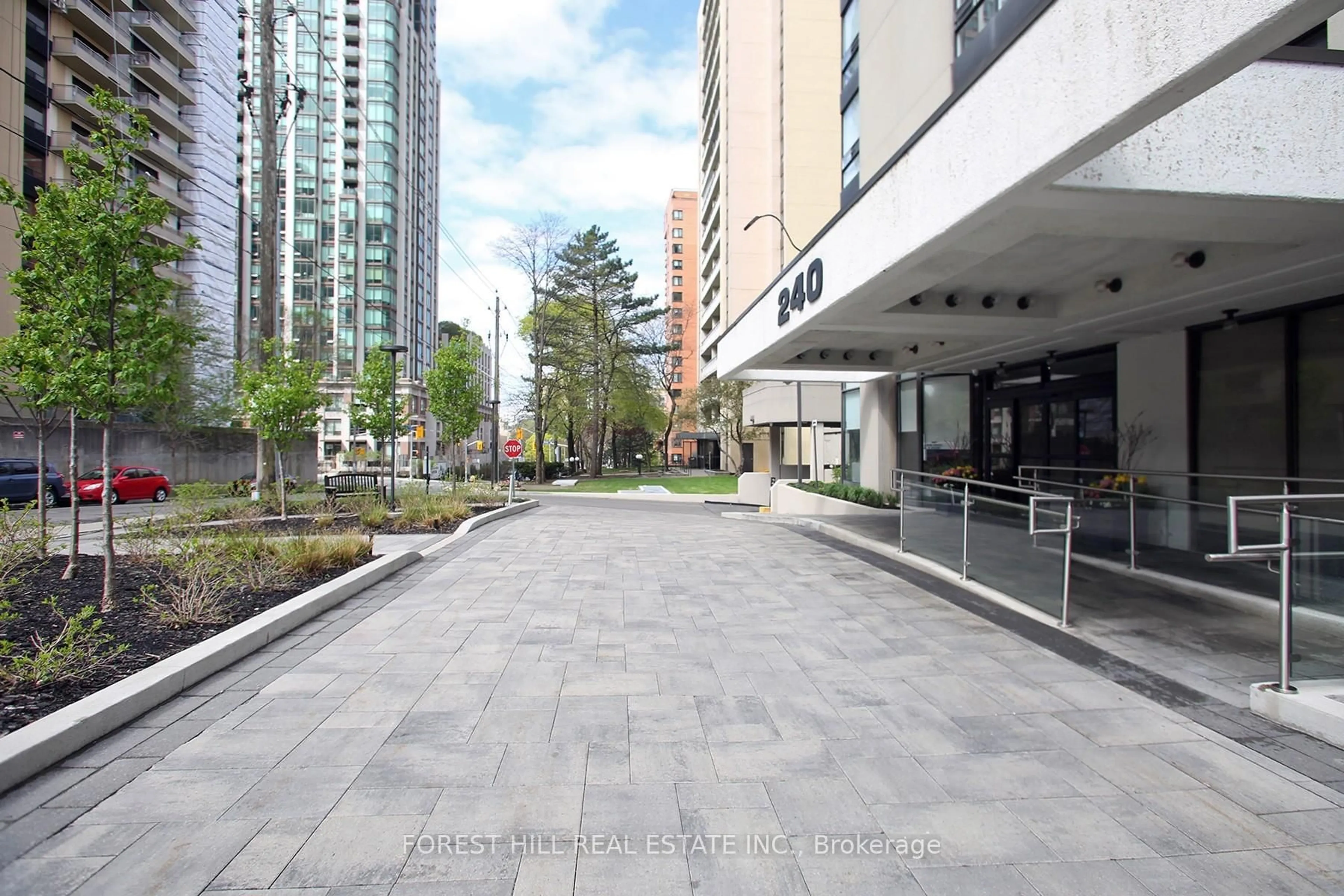 Patio, street for 240 Heath St #1601, Toronto Ontario M5P 3L5