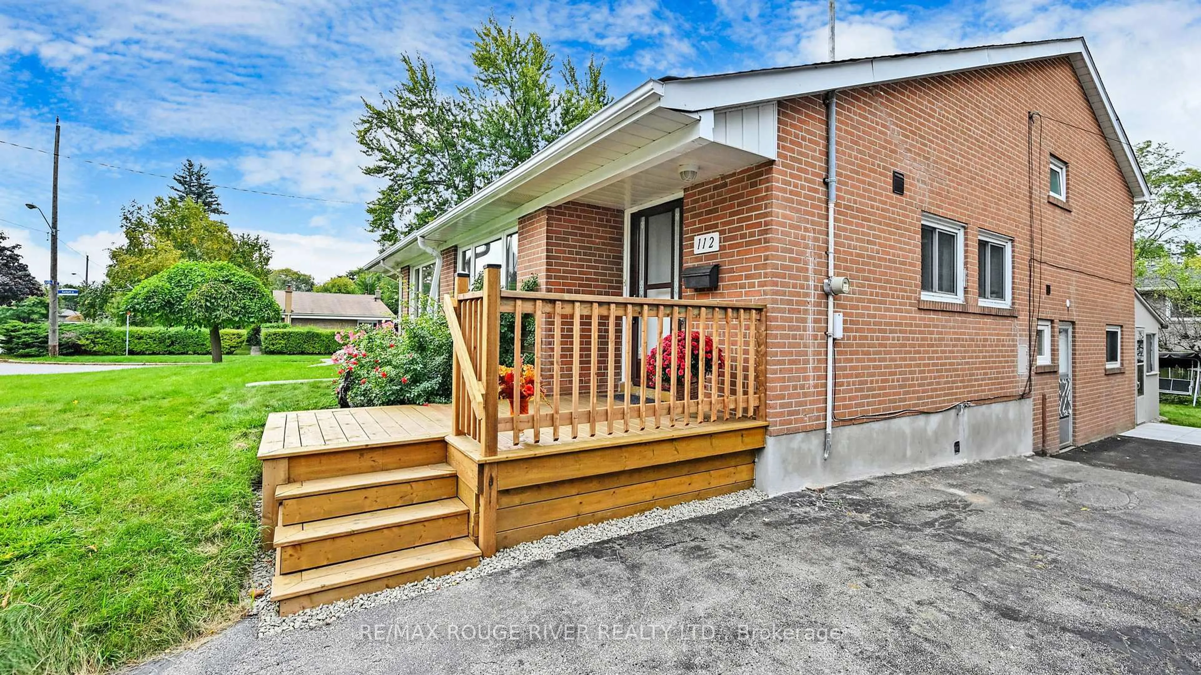 Home with brick exterior material, street for 112 Billington Cres, Toronto Ontario M3A 2G6