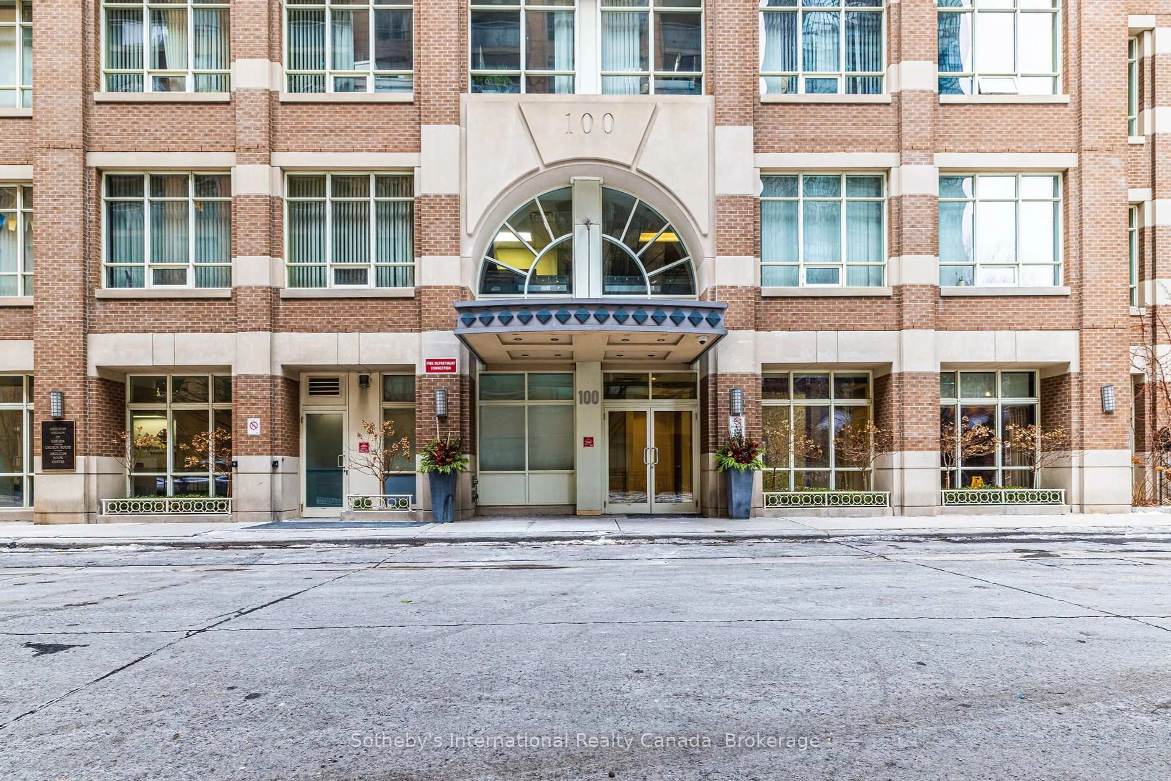 Indoor foyer for 100 Hayden St #901, Toronto Ontario M4Y 3C7