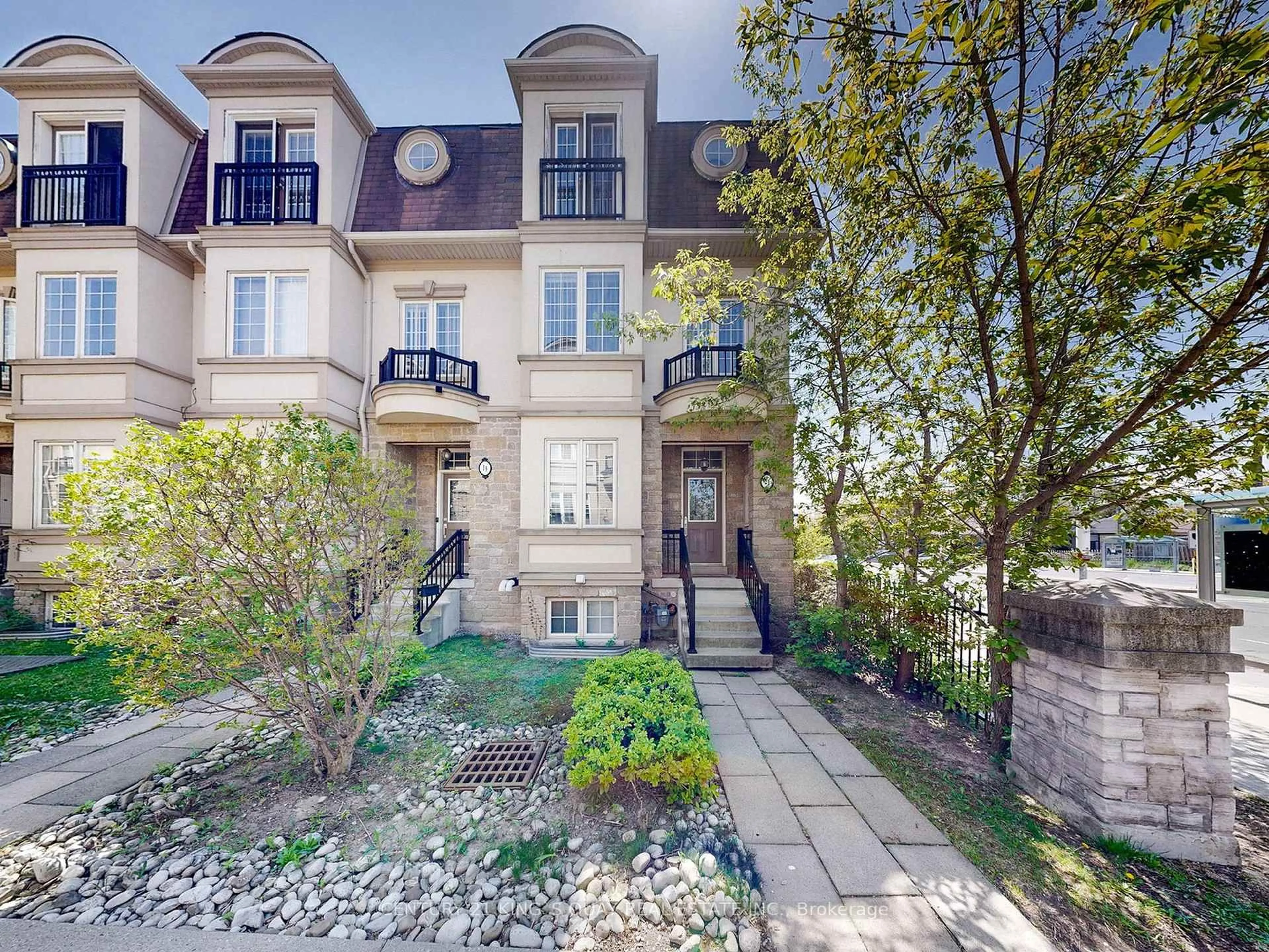 Patio, street for 21 Flook Lane, Toronto Ontario M2R 3Y5