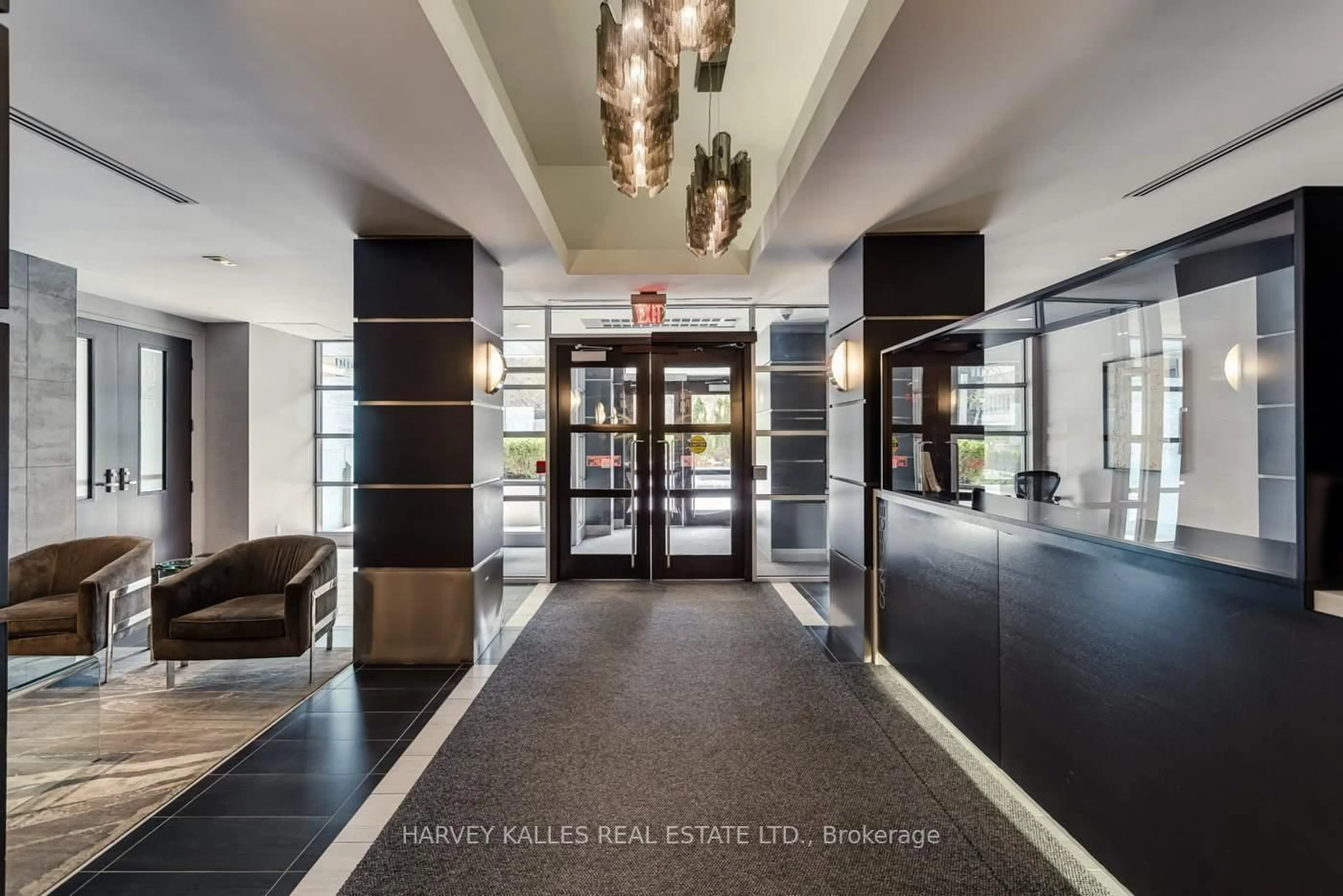 Indoor foyer for 399 Adelaide St #713, Toronto Ontario M5V 1S4