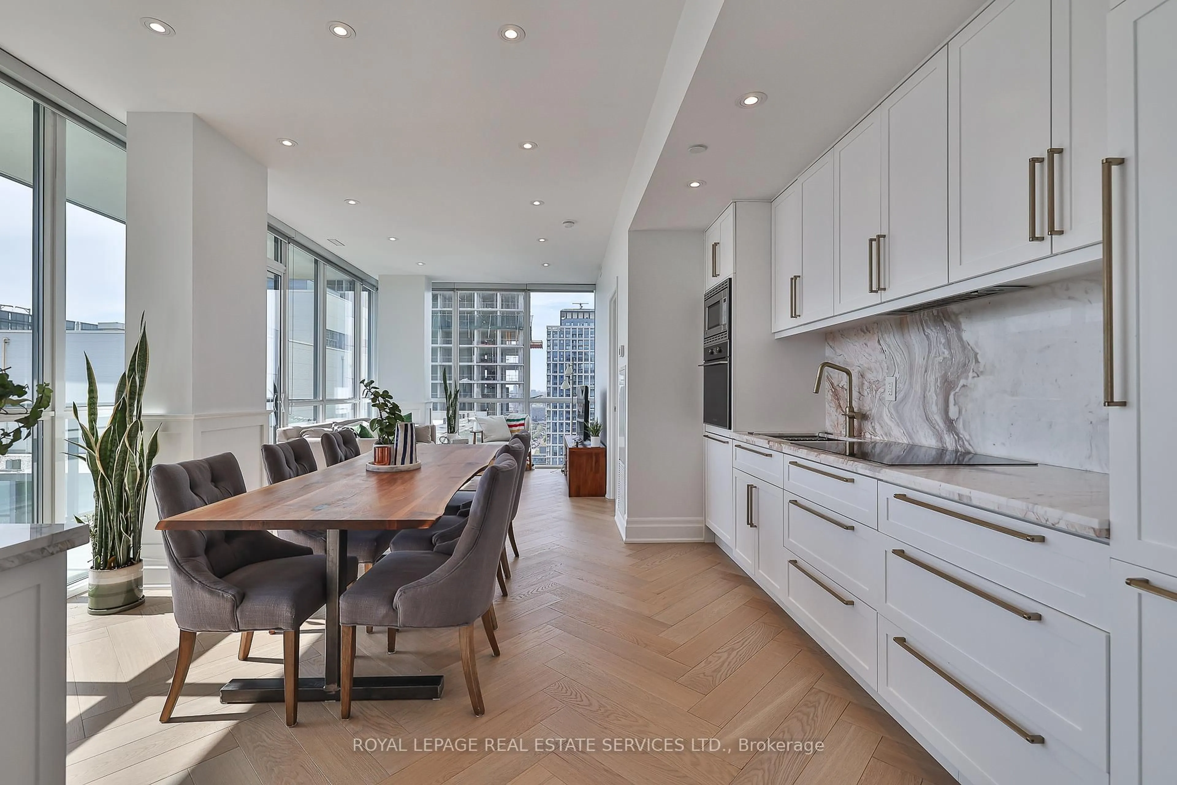 Open concept kitchen, ceramic/tile floor for 88 Blue Jays Way #3709, Toronto Ontario M5V 0L7