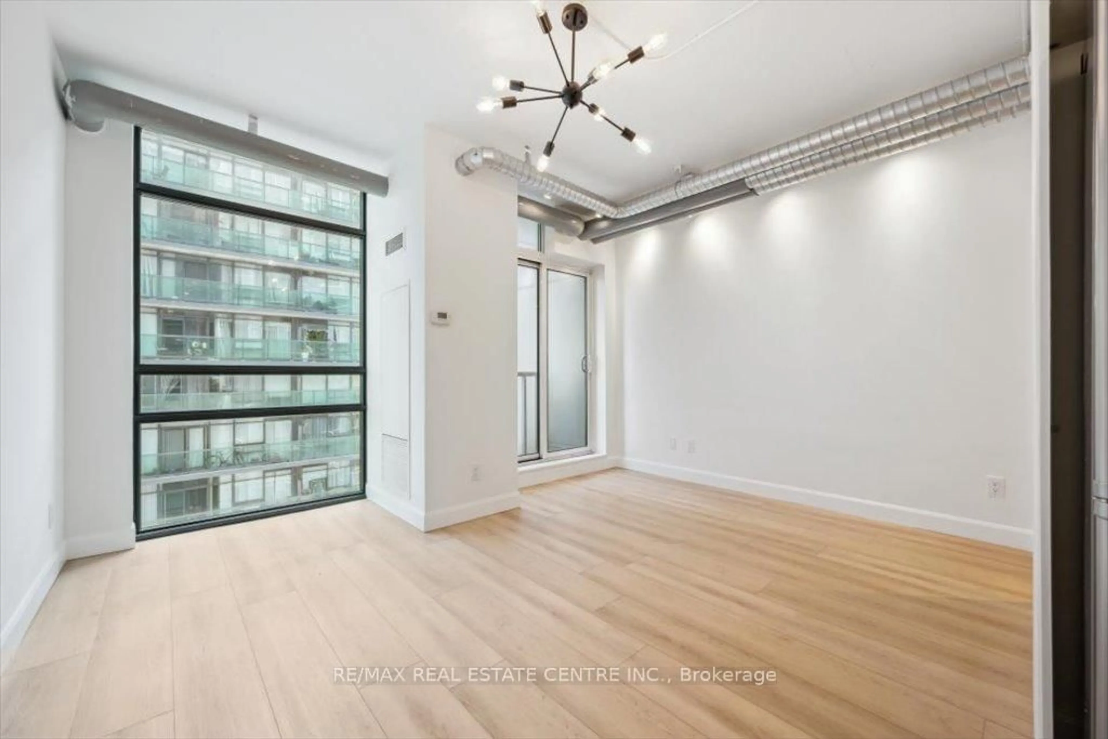 A pic of a room for 150 Sudbury St #1407, Toronto Ontario M6J 3S8