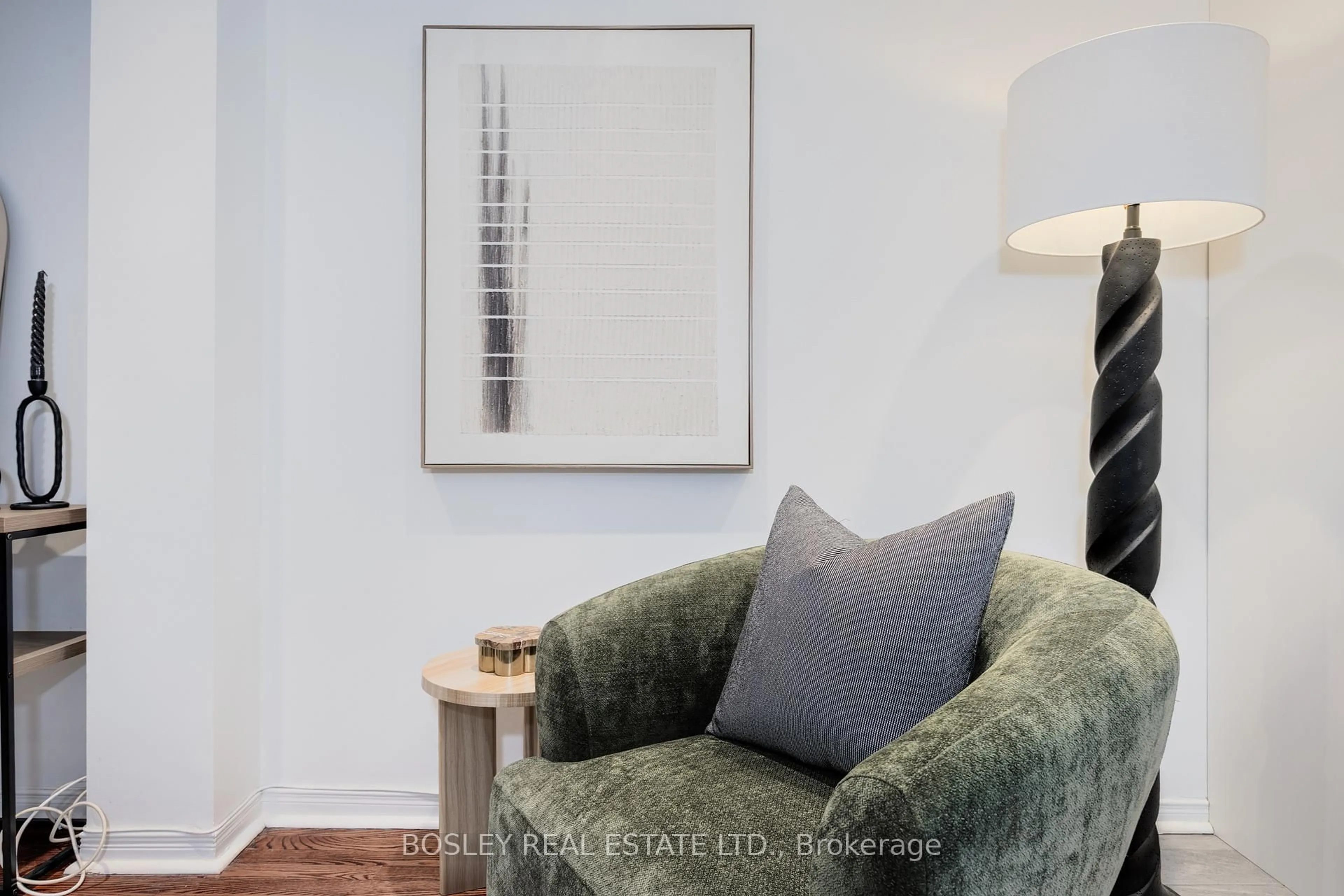 Living room with furniture, unknown for 95 Summerhill Ave #10, Toronto Ontario M4T 1B1