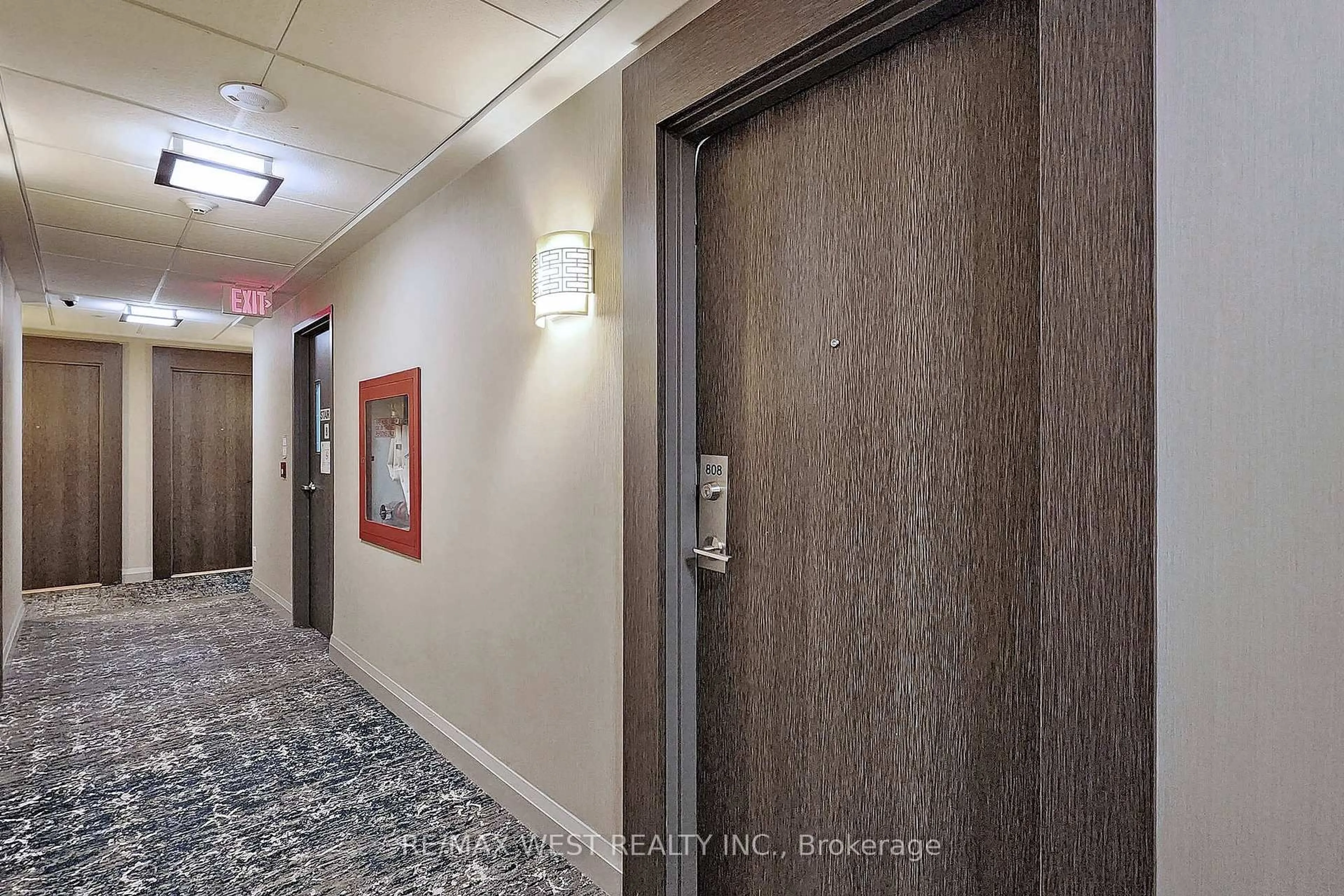 Indoor foyer for 2756 Old Leslie St #808, Toronto Ontario M2K 0E2