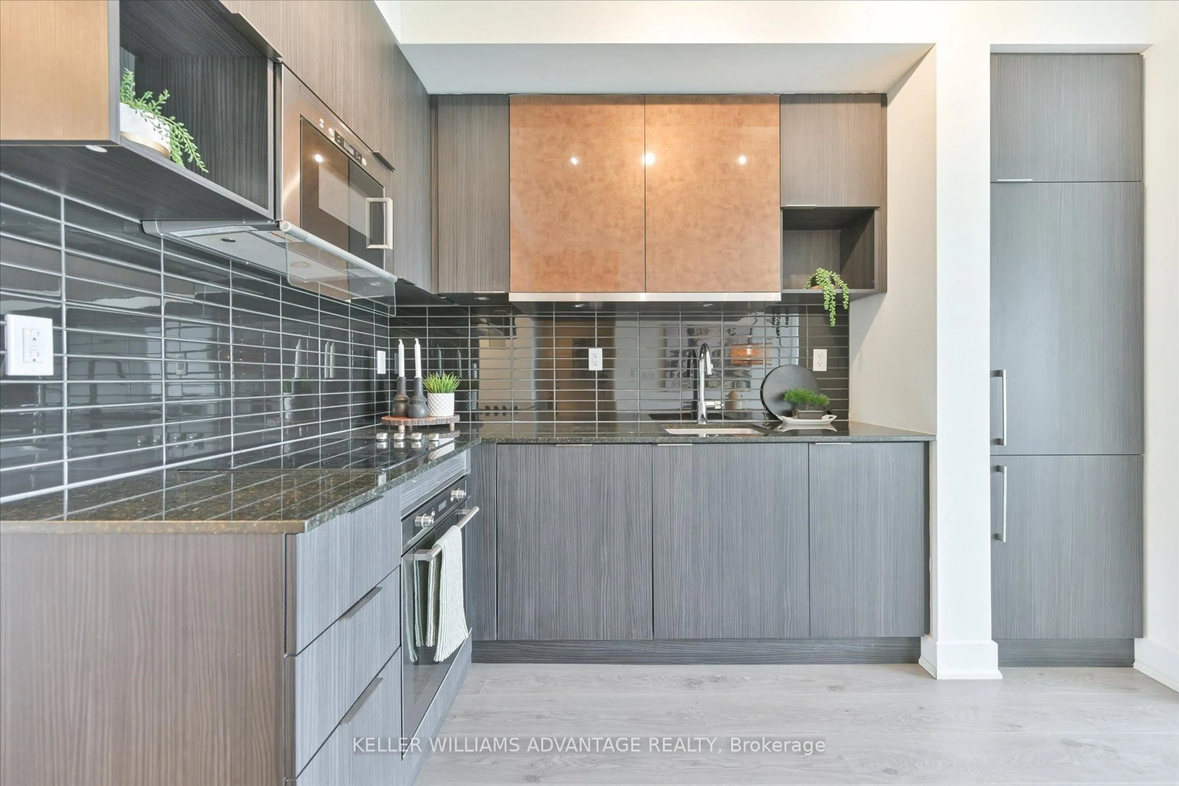 Contemporary kitchen, ceramic/tile floor for 99 The Donway N/A #506, Toronto Ontario M3C 0N8