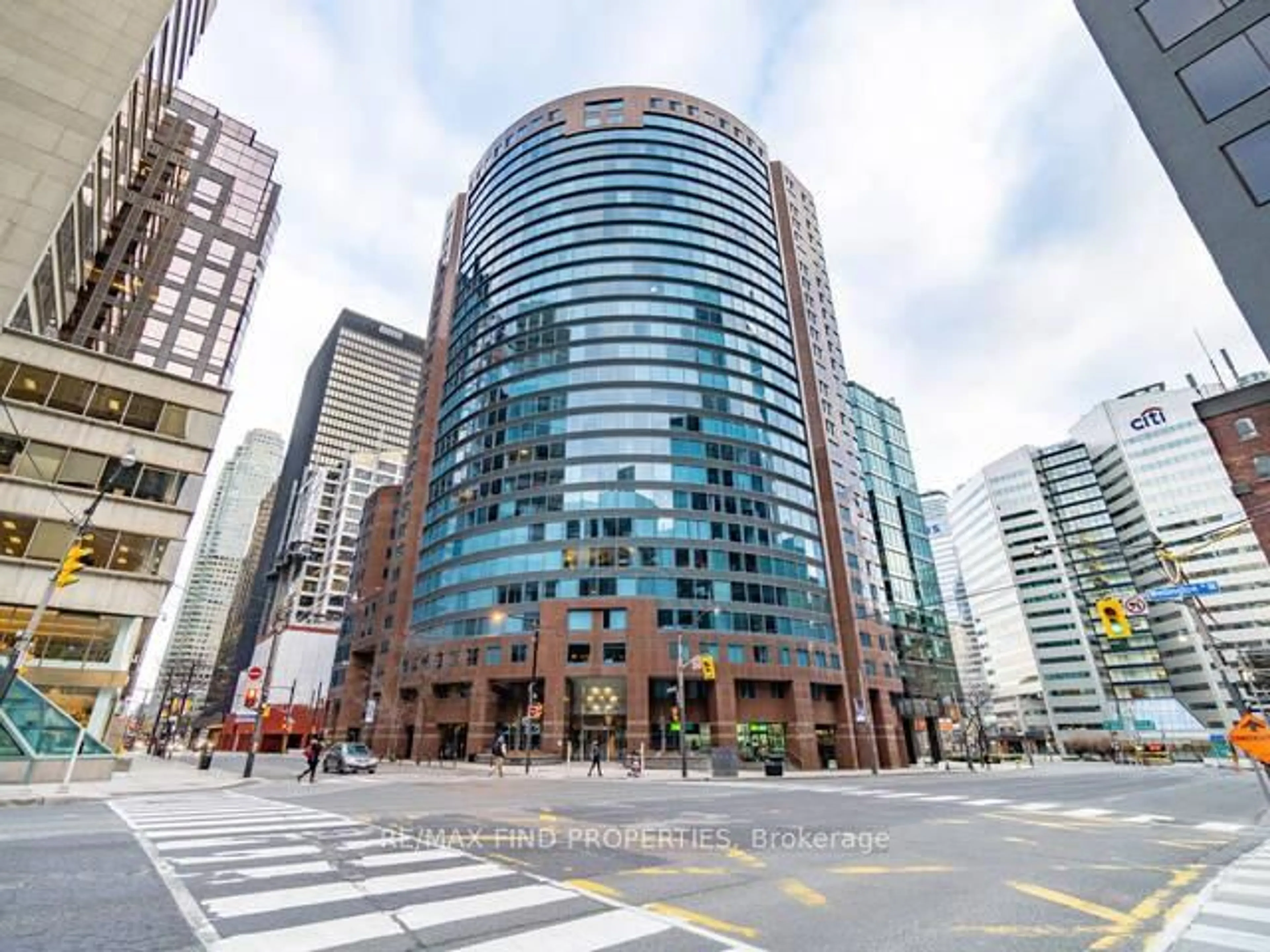 Unknown for 33 University Ave #704, Toronto Ontario M5J 2S7