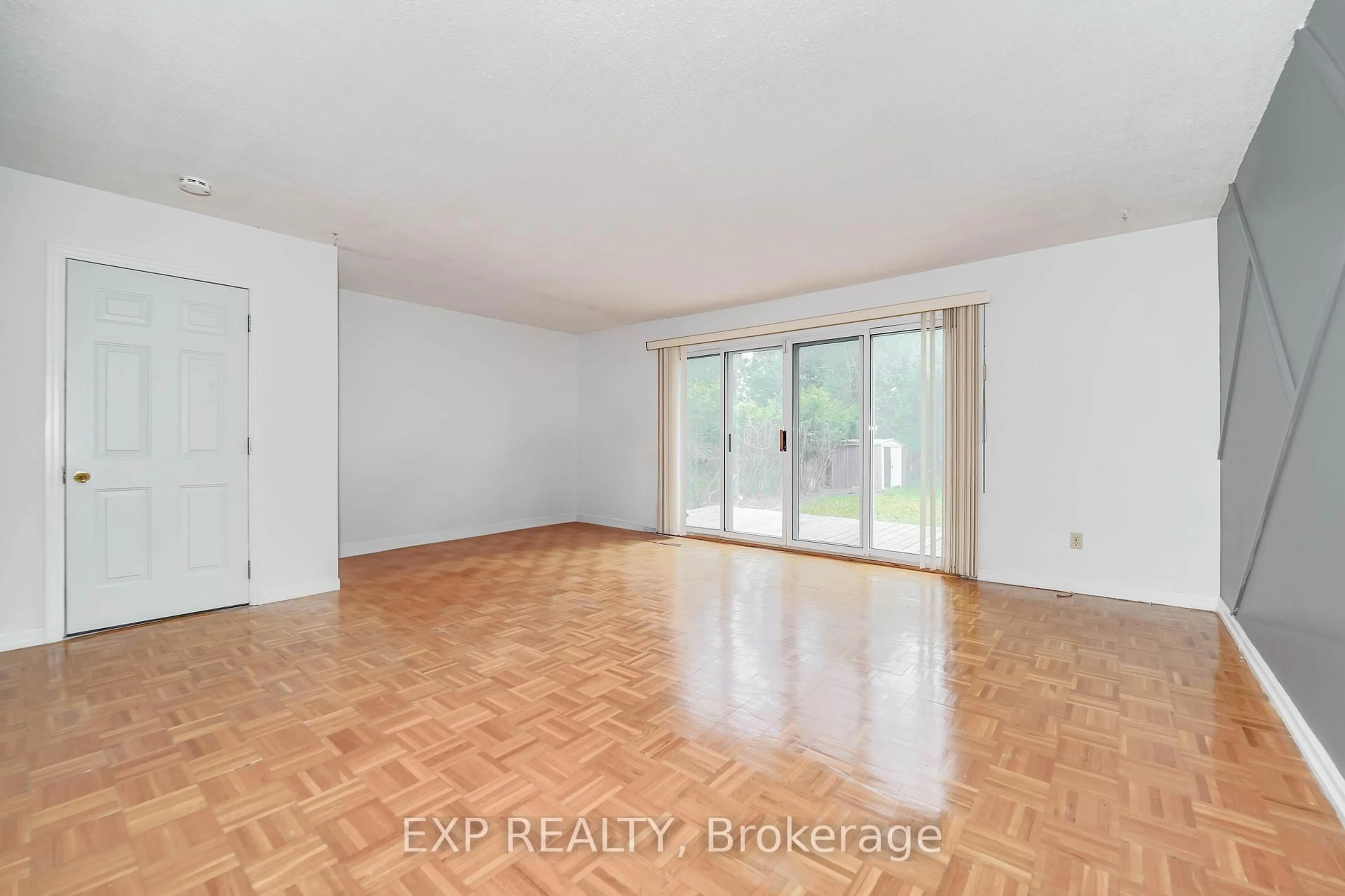 A pic of a room for 55 Hollyberry Tr, Toronto Ontario M2H 2N9