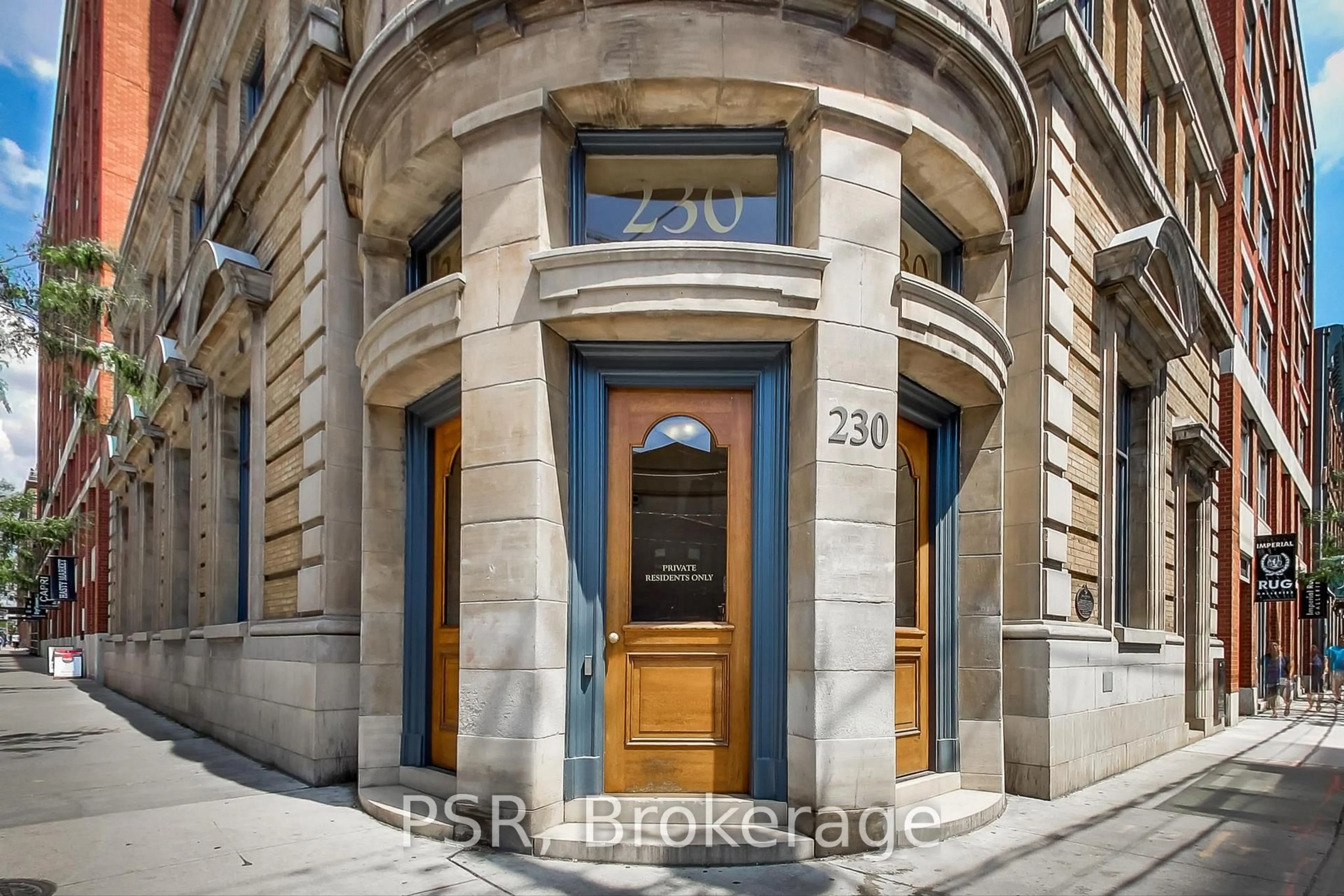 Indoor foyer for 230 King St #1023, Toronto Ontario M5A 1K5