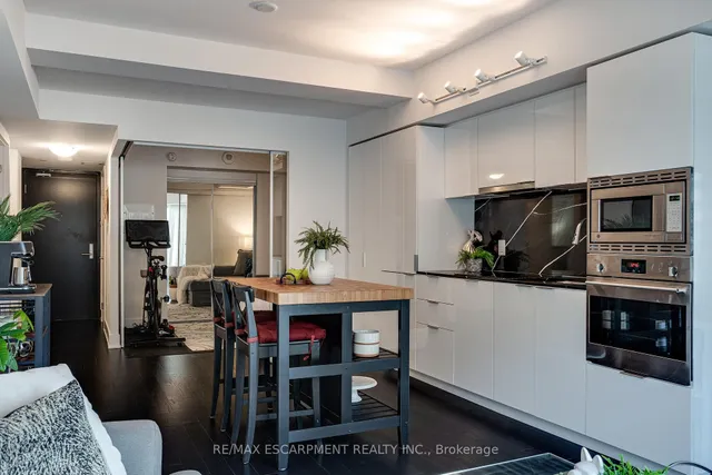 Additional property image - 955 BAY St Unit 1809