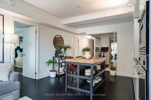 Additional property image - 955 BAY St Unit 1809