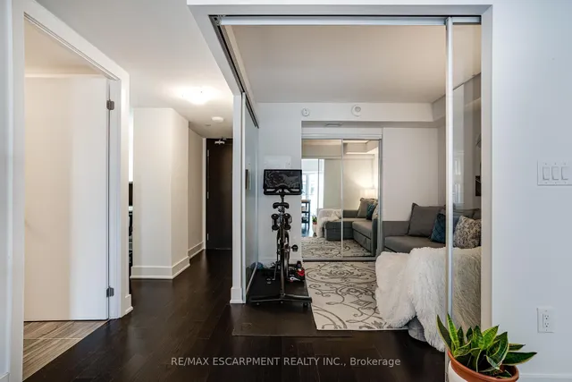 Additional property image - 955 BAY St Unit 1809