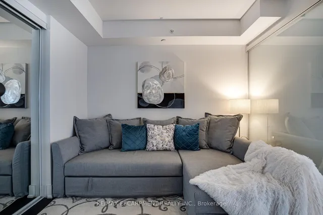 Additional property image - 955 BAY St Unit 1809