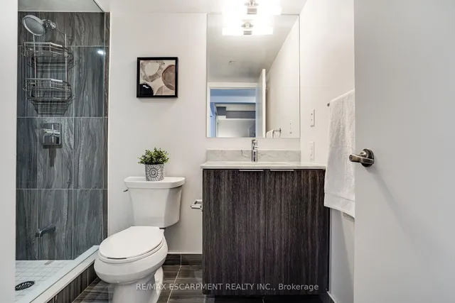 Additional property image - 955 BAY St Unit 1809