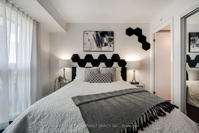 Additional property image - 955 BAY St Unit 1809