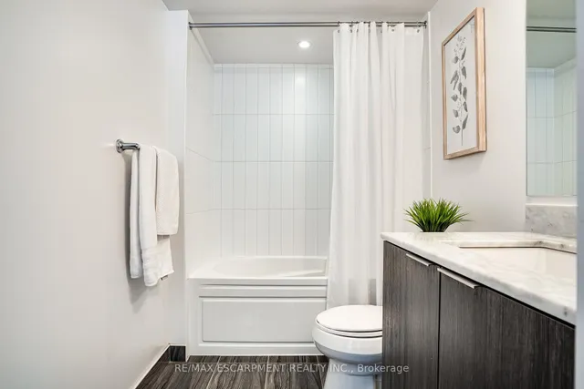Additional property image - 955 BAY St Unit 1809