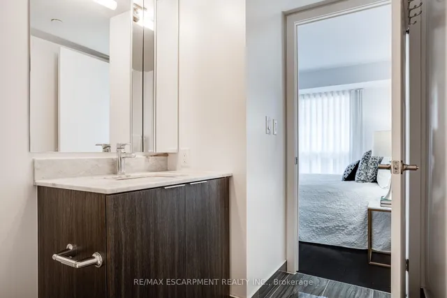 Additional property image - 955 BAY St Unit 1809
