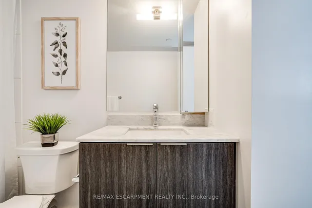 Additional property image - 955 BAY St Unit 1809