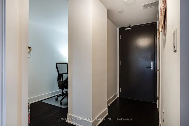 Additional property image - 955 BAY St Unit 1809