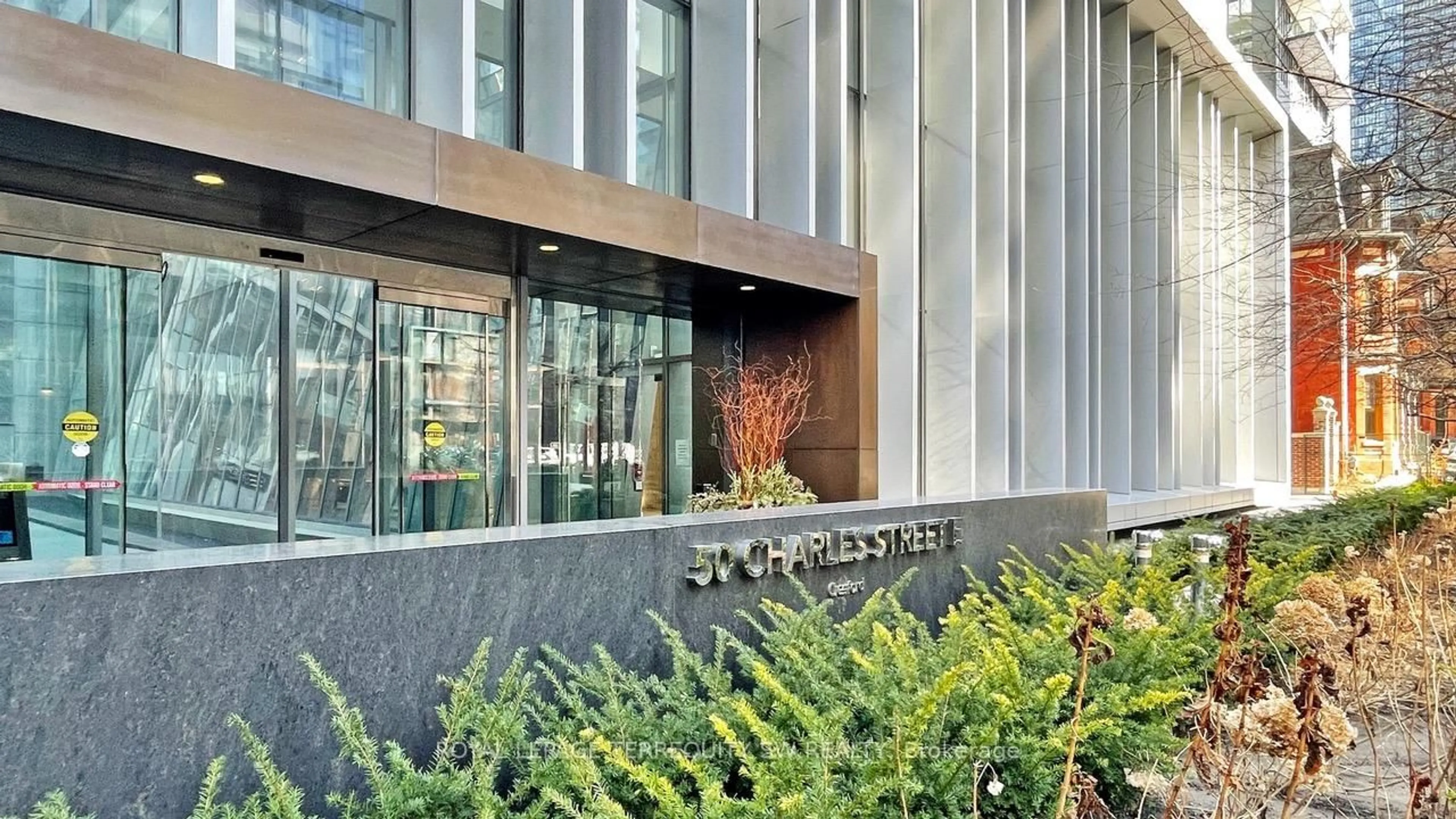 Indoor foyer for 50 Charles St #1012, Toronto Ontario M4Y 0C3