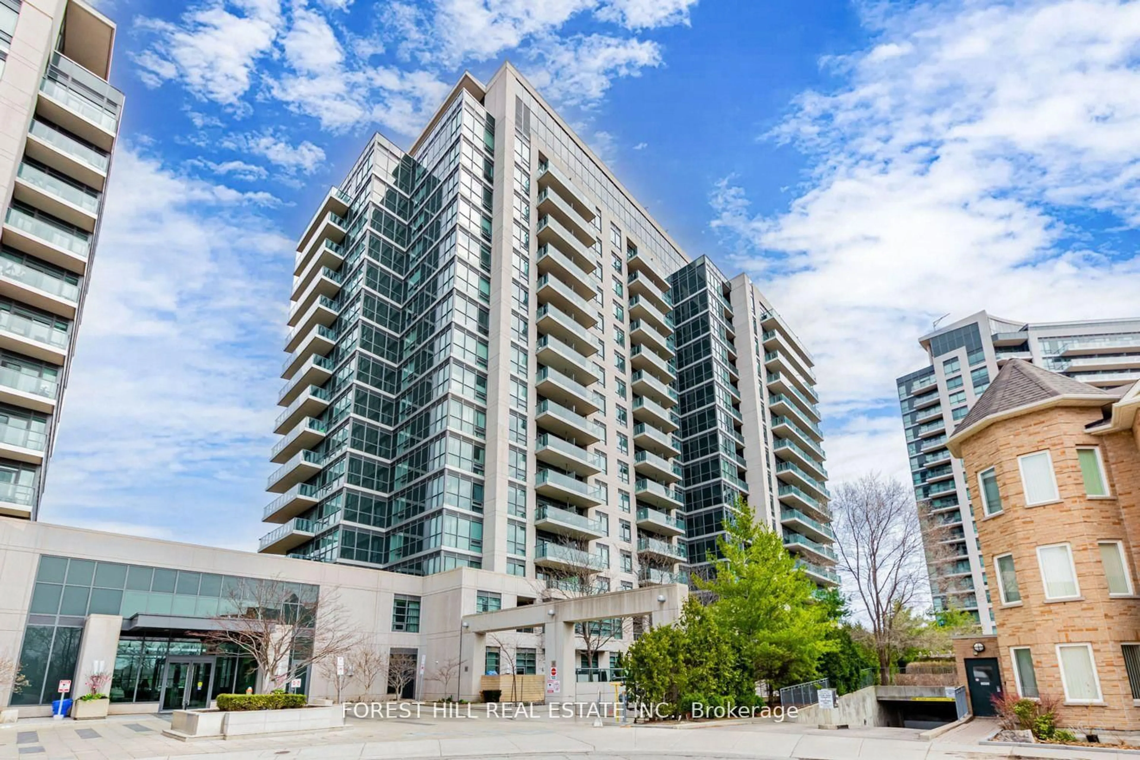 Unknown for 35 Brian Peck Cres #LPH13, Toronto Ontario M4G 0A5