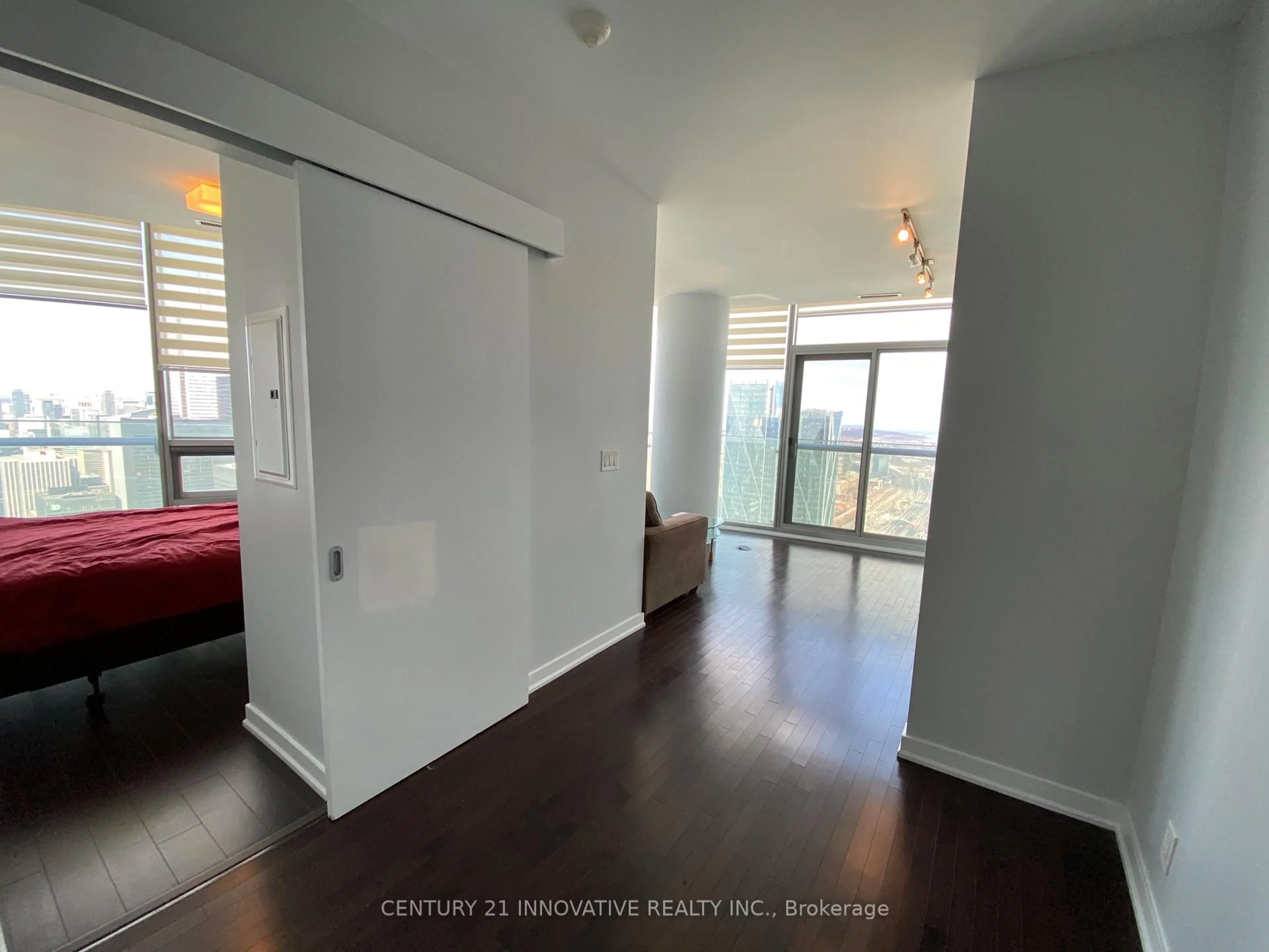 A pic of a room for 14 York St #6711, Toronto Ontario M5J 0B1