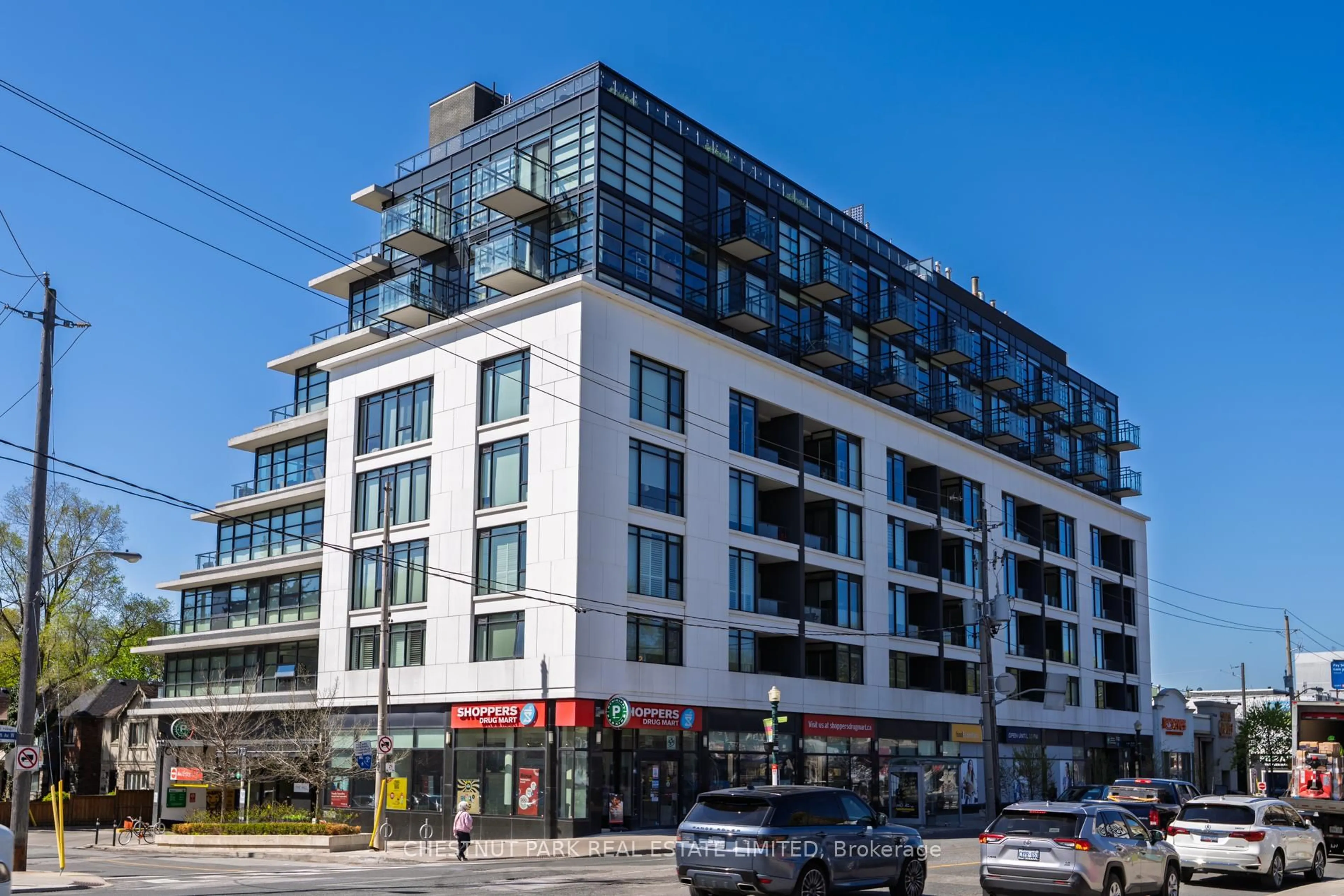 Patio, building for 170 Chiltern Hill Rd #901, Toronto Ontario M6C 0A9