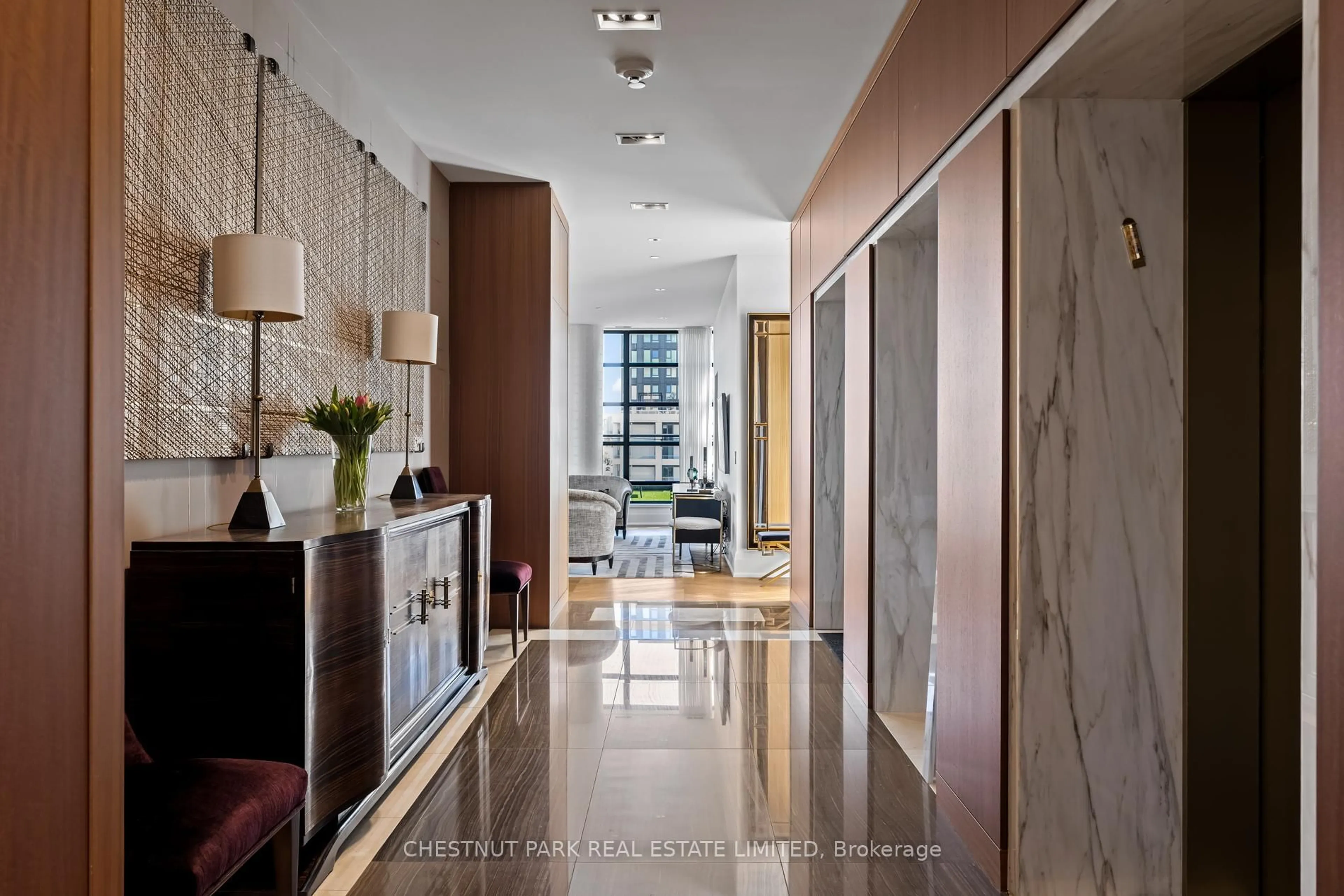 Indoor foyer for 170 Chiltern Hill Rd #901, Toronto Ontario M6C 0A9