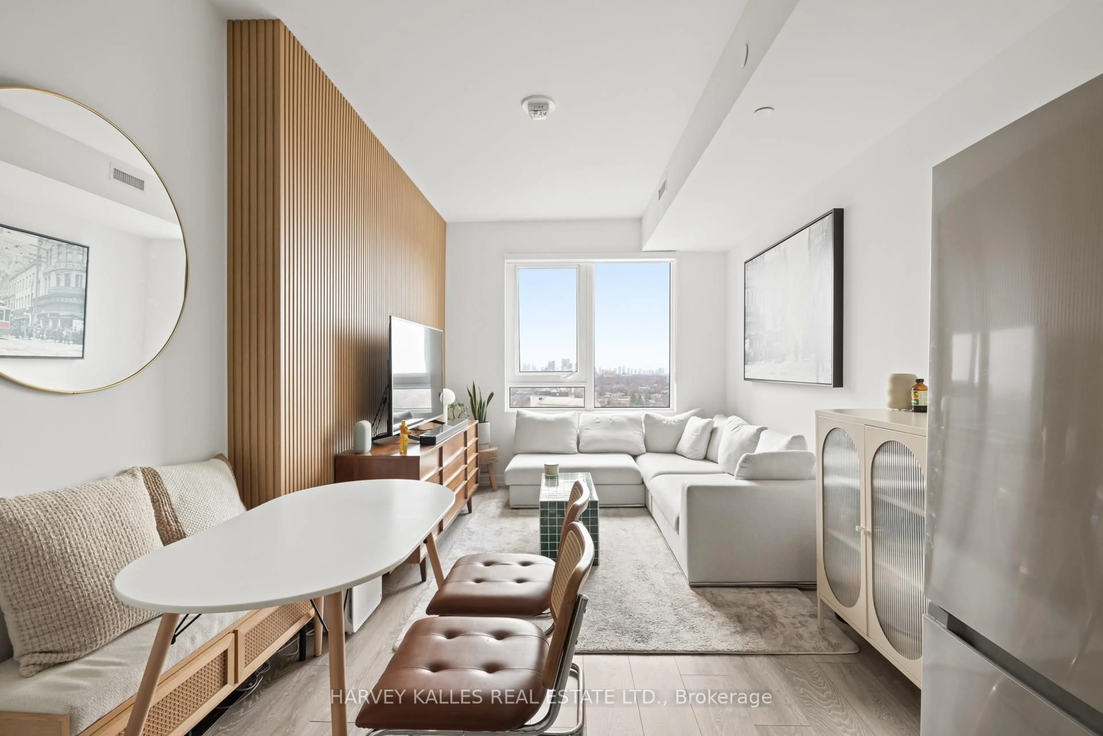 Living room with furniture, unknown for 2020 Bathurst St #1602, Toronto Ontario M5P 0A6