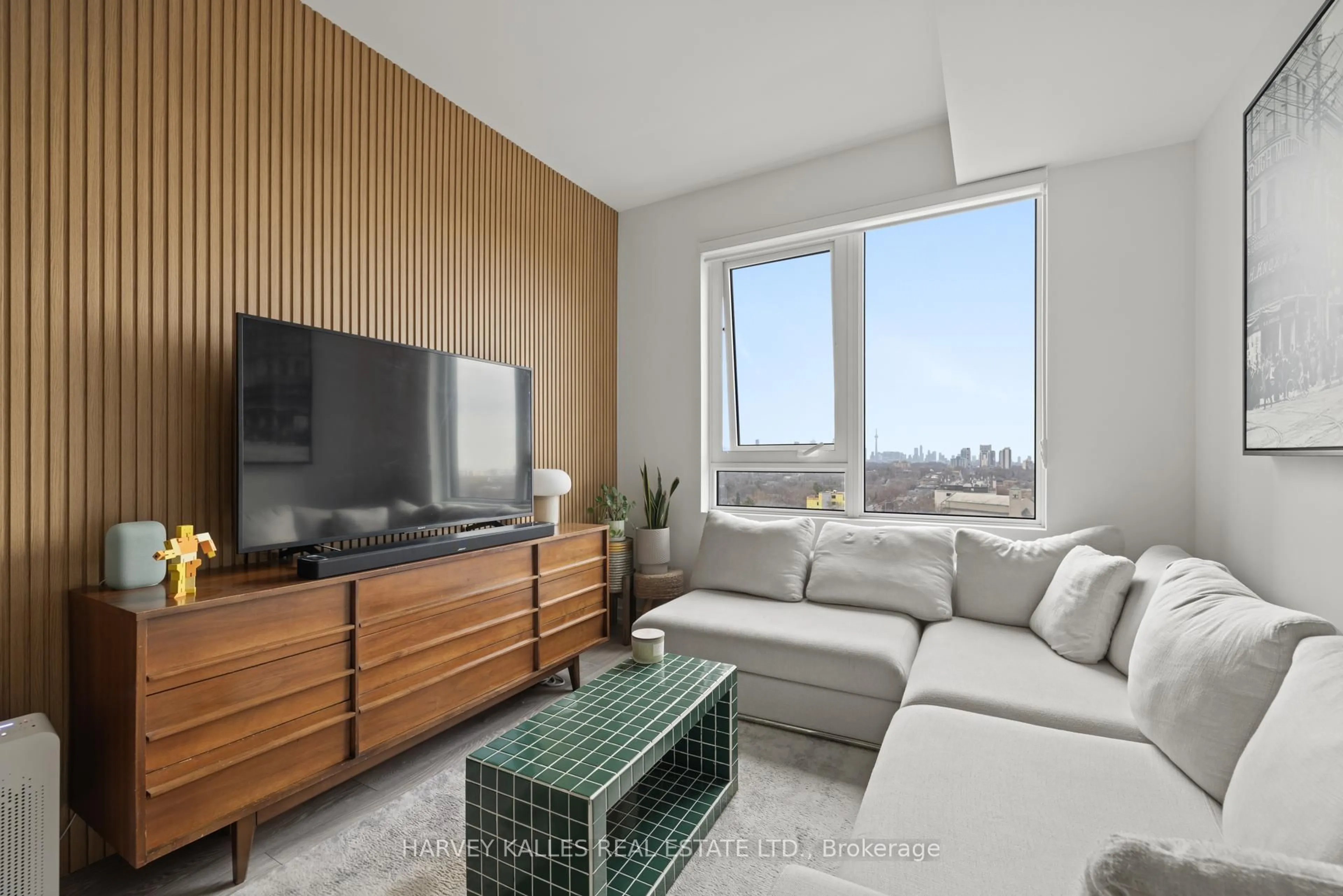 Living room with furniture, wood/laminate floor for 2020 Bathurst St #1602, Toronto Ontario M5P 0A6