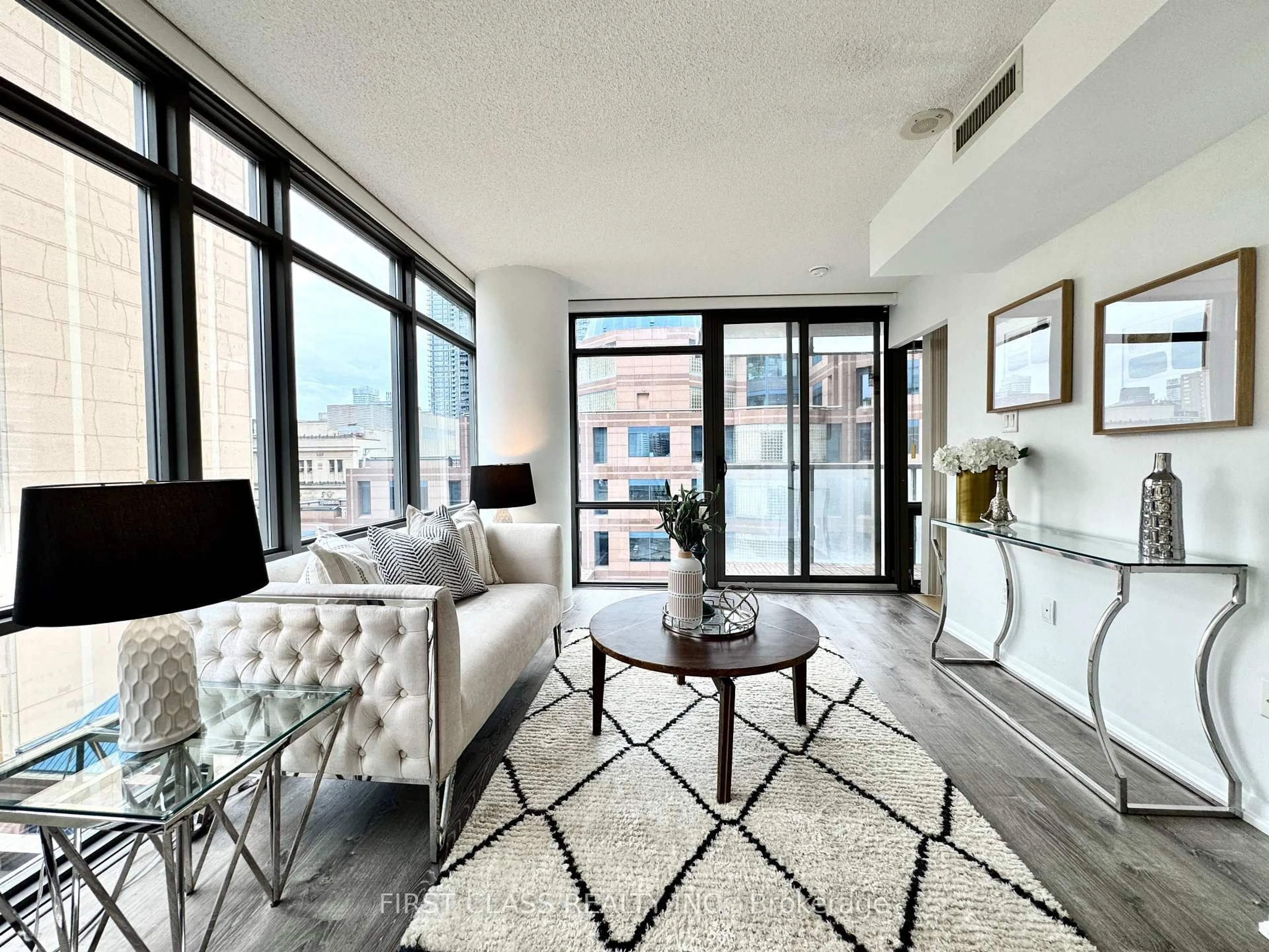 Living room with furniture, unknown for 38 Grenville St #1107, Toronto Ontario M4Y 1A5