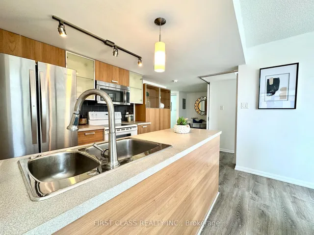 Additional property image - 38 Grenville St Unit 1107