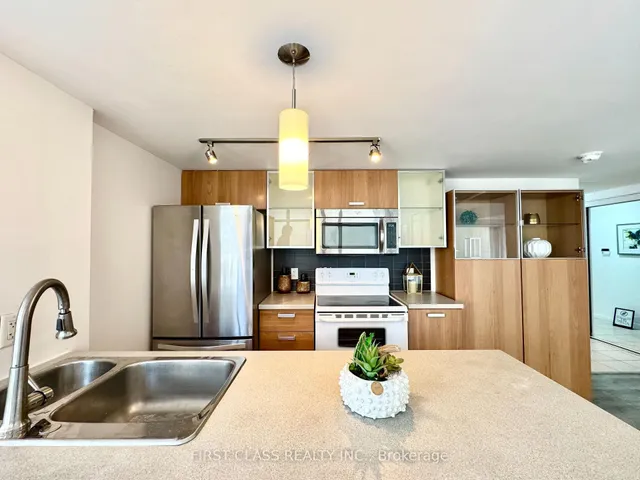 Additional property image - 38 Grenville St Unit 1107