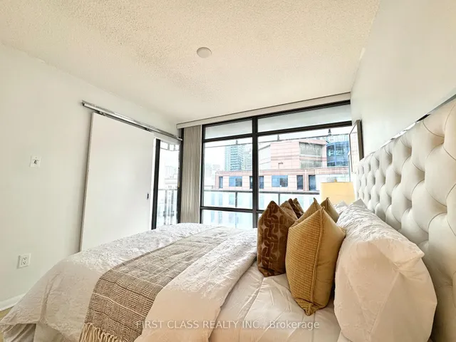 Additional property image - 38 Grenville St Unit 1107