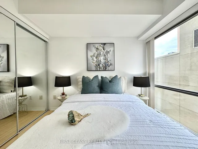 Additional property image - 38 Grenville St Unit 1107