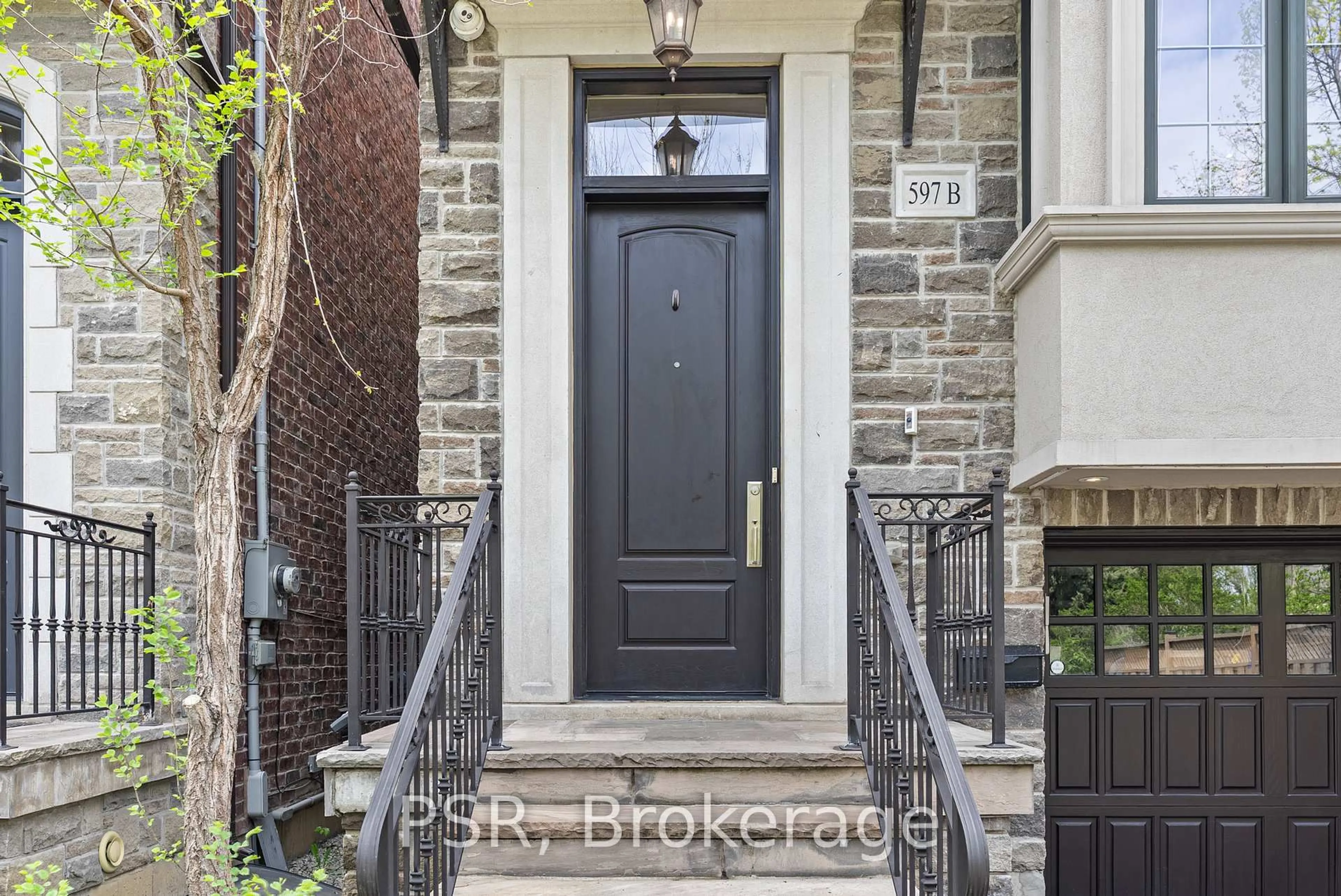 Indoor entryway for 597B Old Orchard Grve, Toronto Ontario M5M 2H3