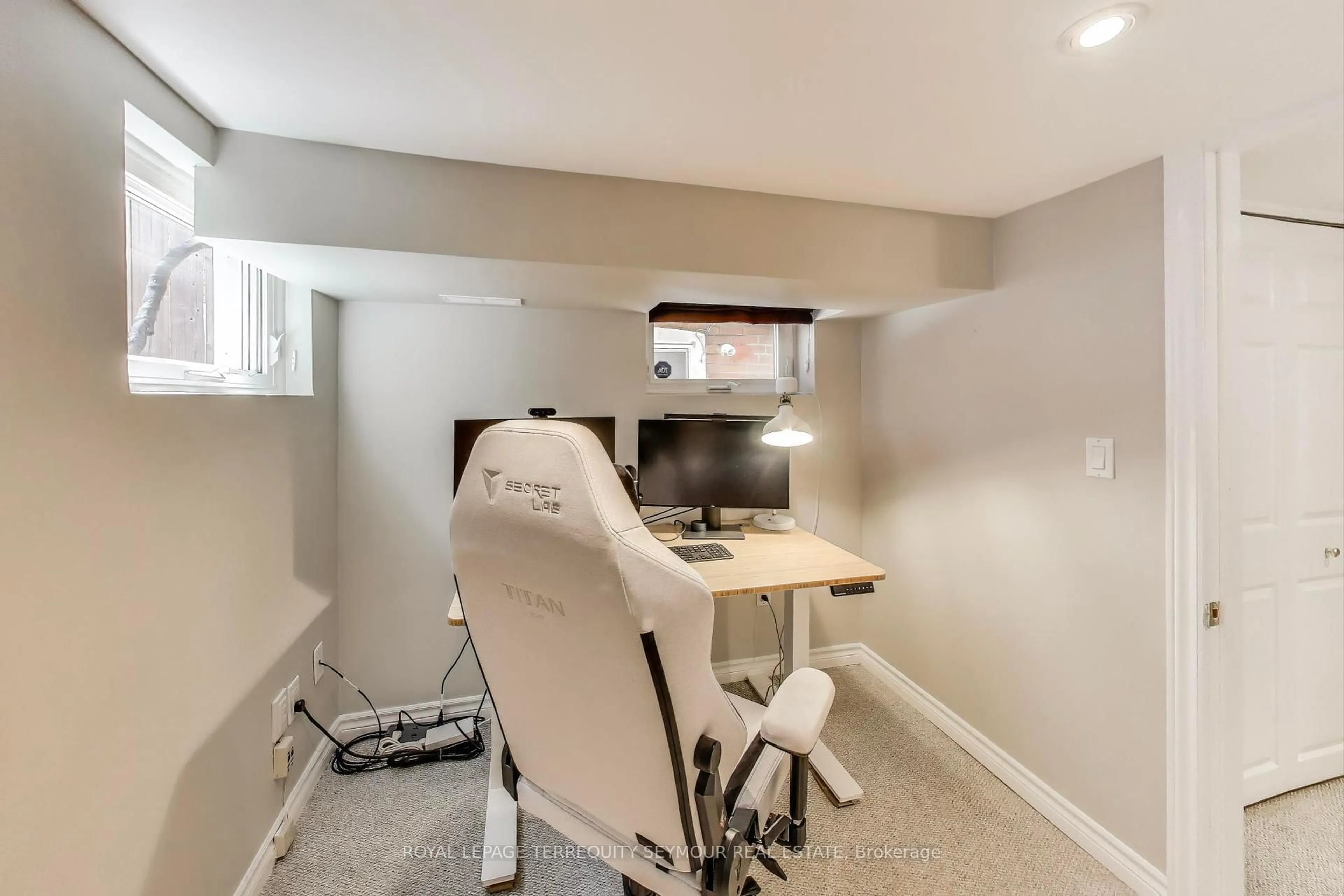 A pic of a room for 351 Roehampton Ave, Toronto Ontario M4P 1S3