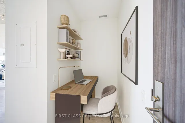 Additional property image - 185 Roehampton Ave Unit 1606