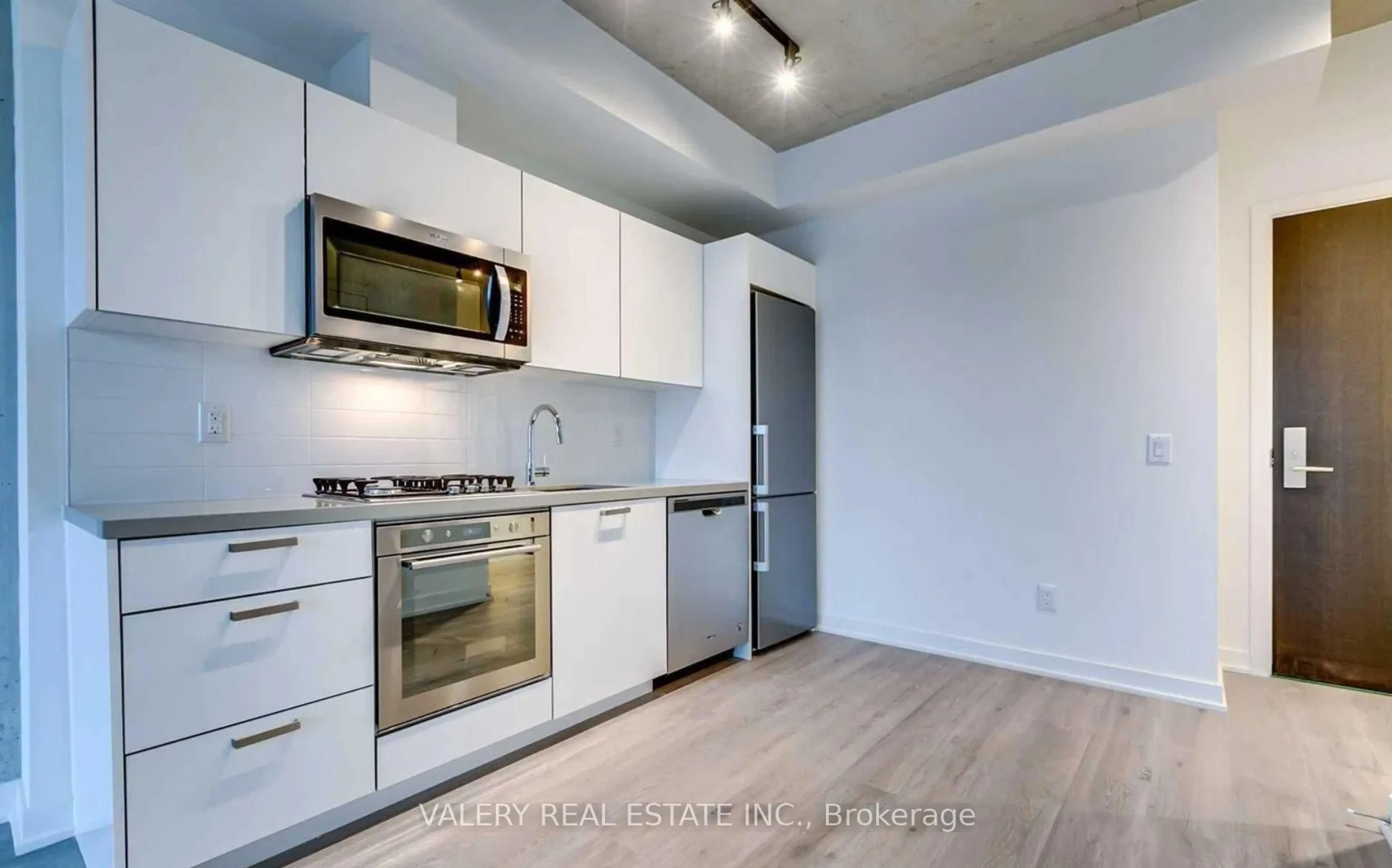 Standard kitchen, unknown for 55 Ontario St #1402, Toronto Ontario M5A 0T8