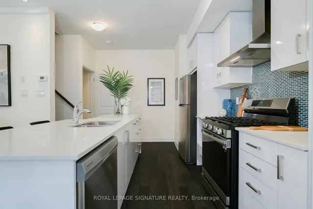 Additional property image - 1972 Victoria Park Ave Unit 27