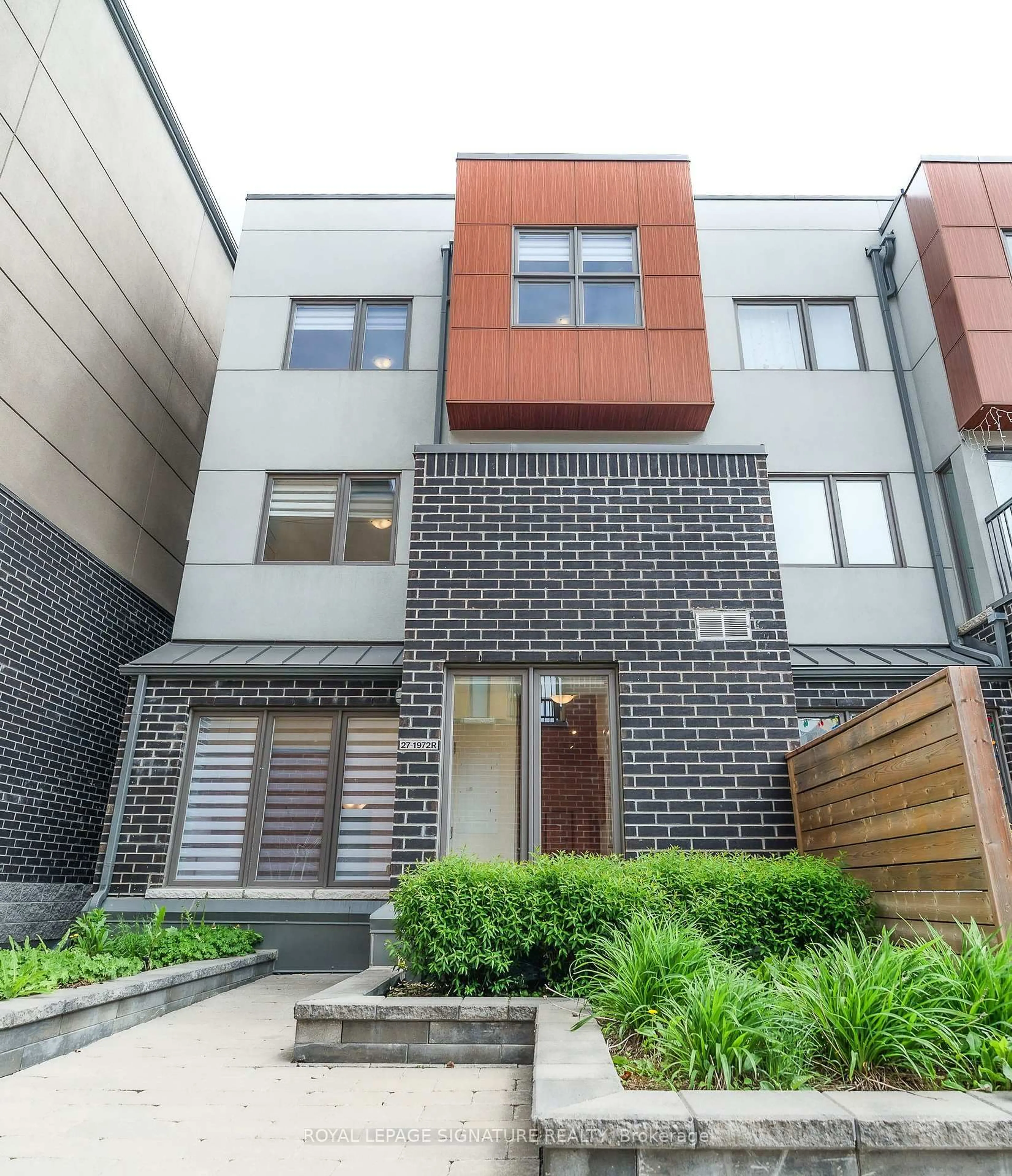 Home with brick exterior material, street for 1972 Victoria Park Ave #27, Toronto Ontario M1R 1V1