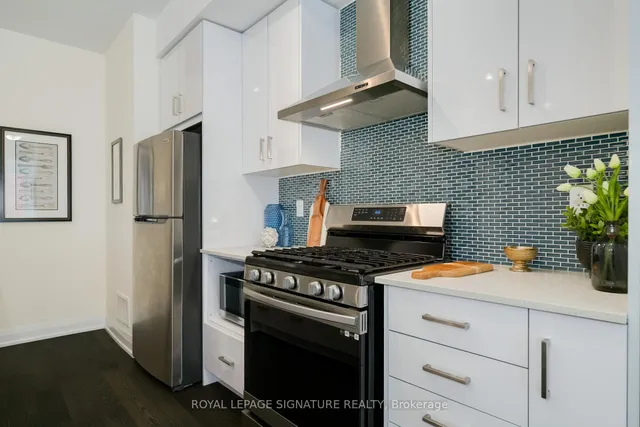 Additional property image - 1972 Victoria Park Ave Unit 27