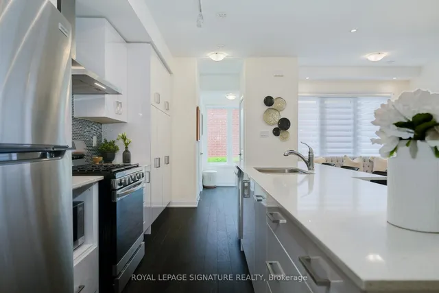 Additional property image - 1972 Victoria Park Ave Unit 27