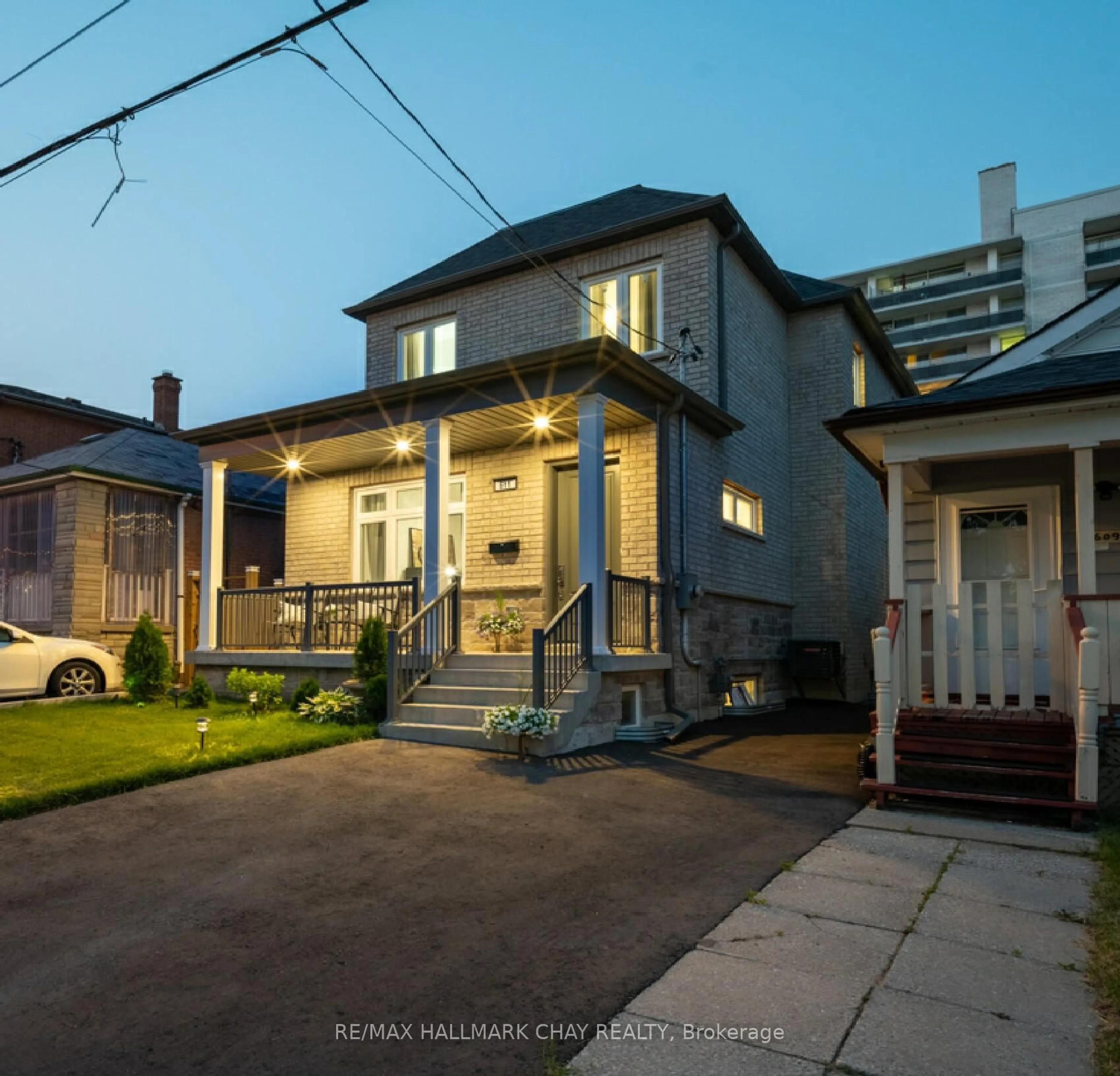 Unknown for 611 Northcliffe Blvd, Toronto Ontario M6E 3L8