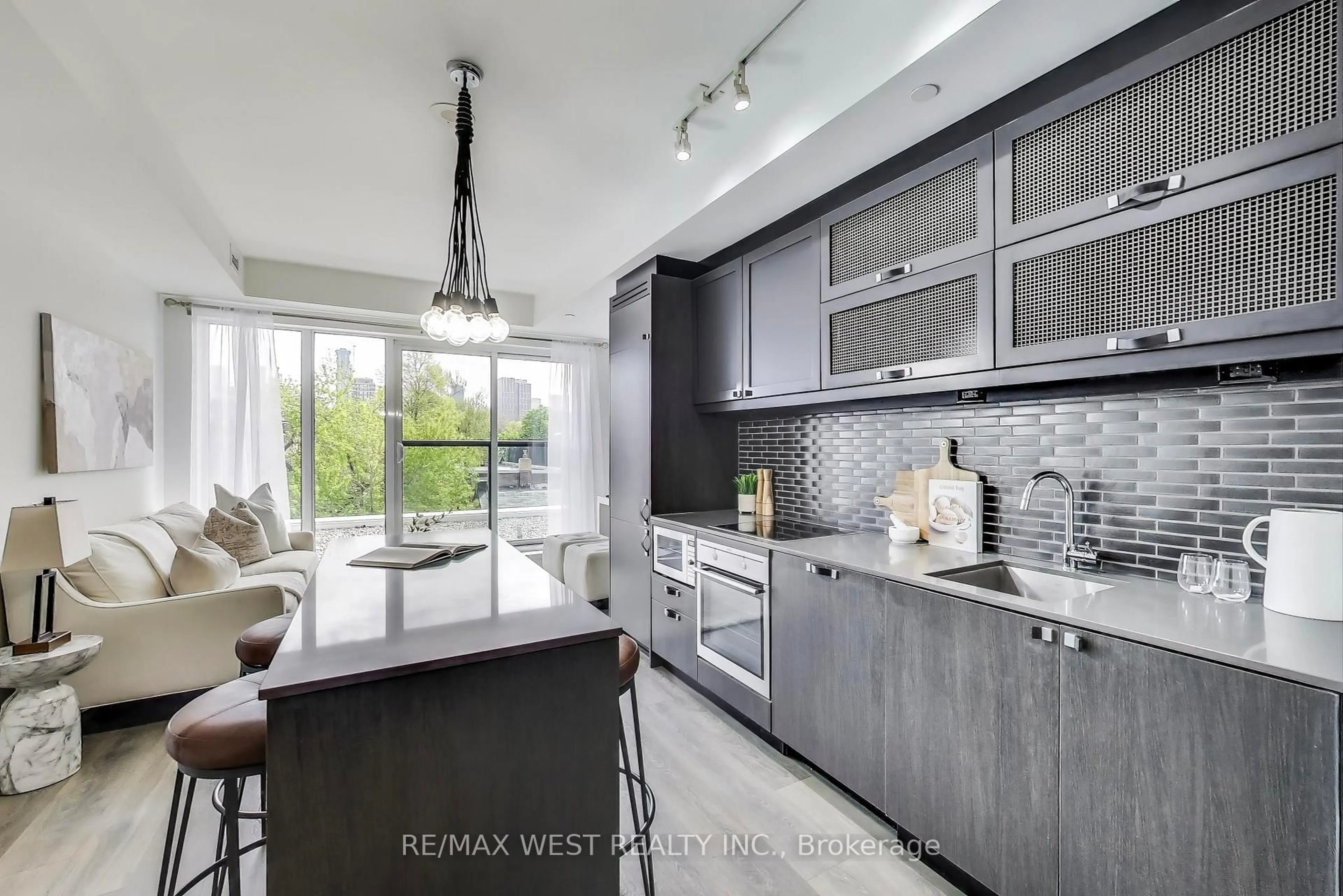 Contemporary kitchen, ceramic/tile floor for 783 Bathurst St #307, Toronto Ontario M5S 0A8