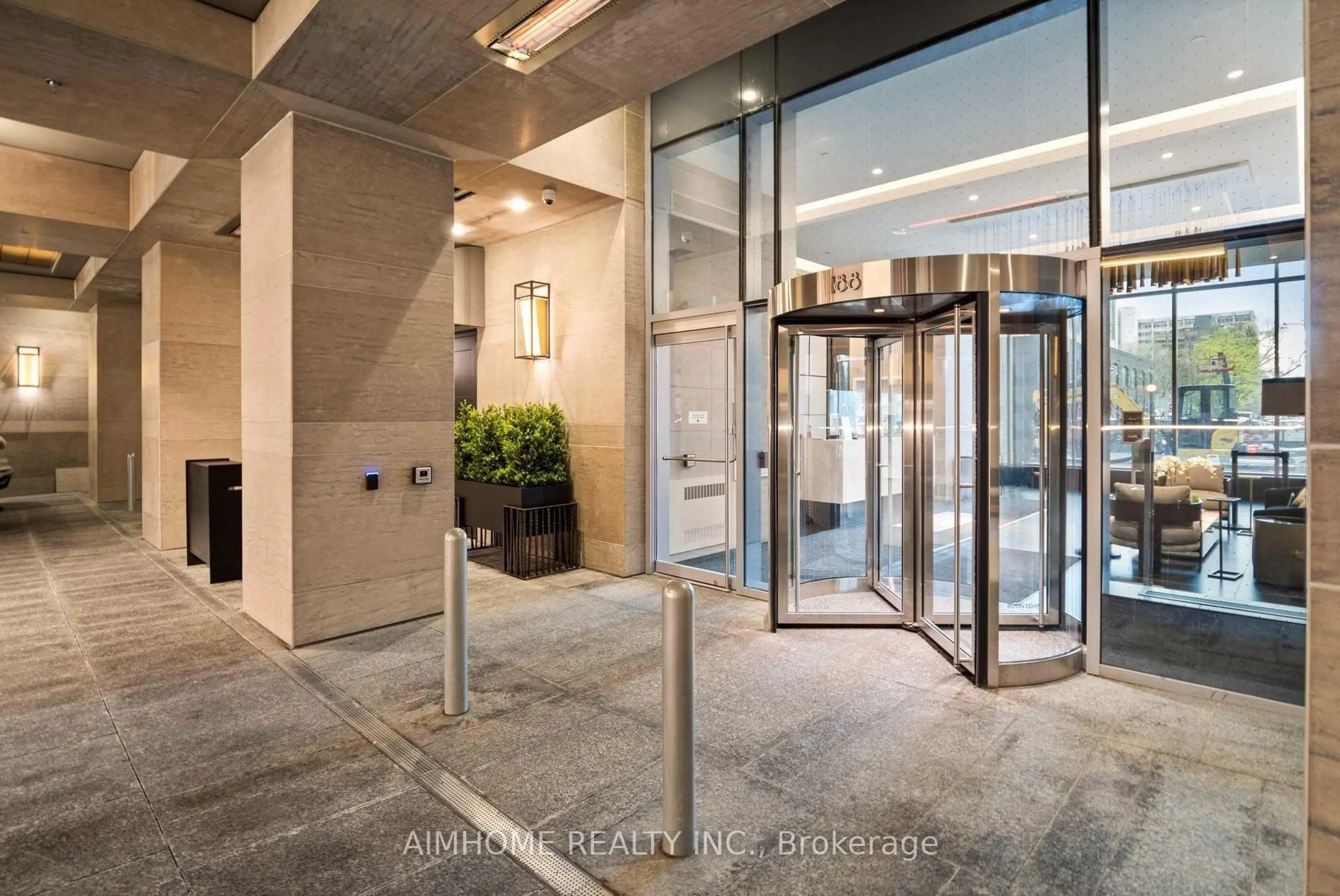 Indoor foyer for 188 Cumberland St #1607, Toronto Ontario M5R 0B6