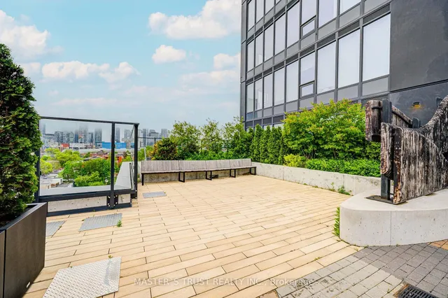 Additional property image - 203 College St Unit 1007